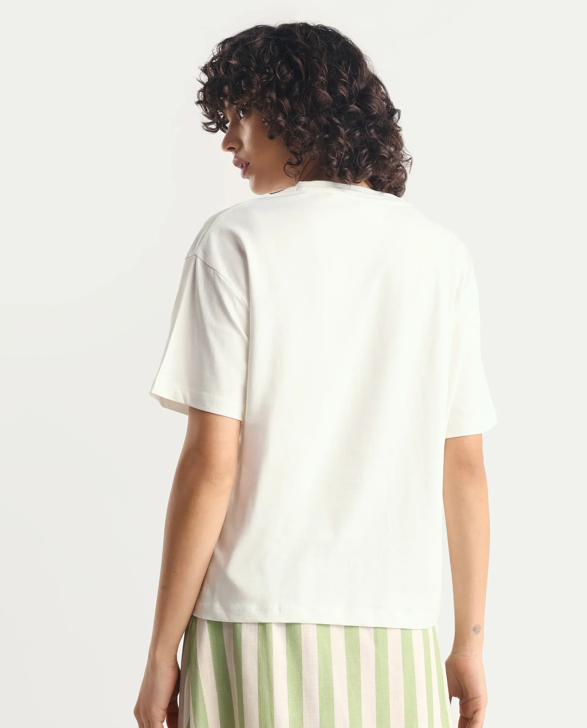 Rareism Women's Karen Off White Cotton Blend Crew Neck Graphic Print Boxy Fit T-Shirt - Image 10