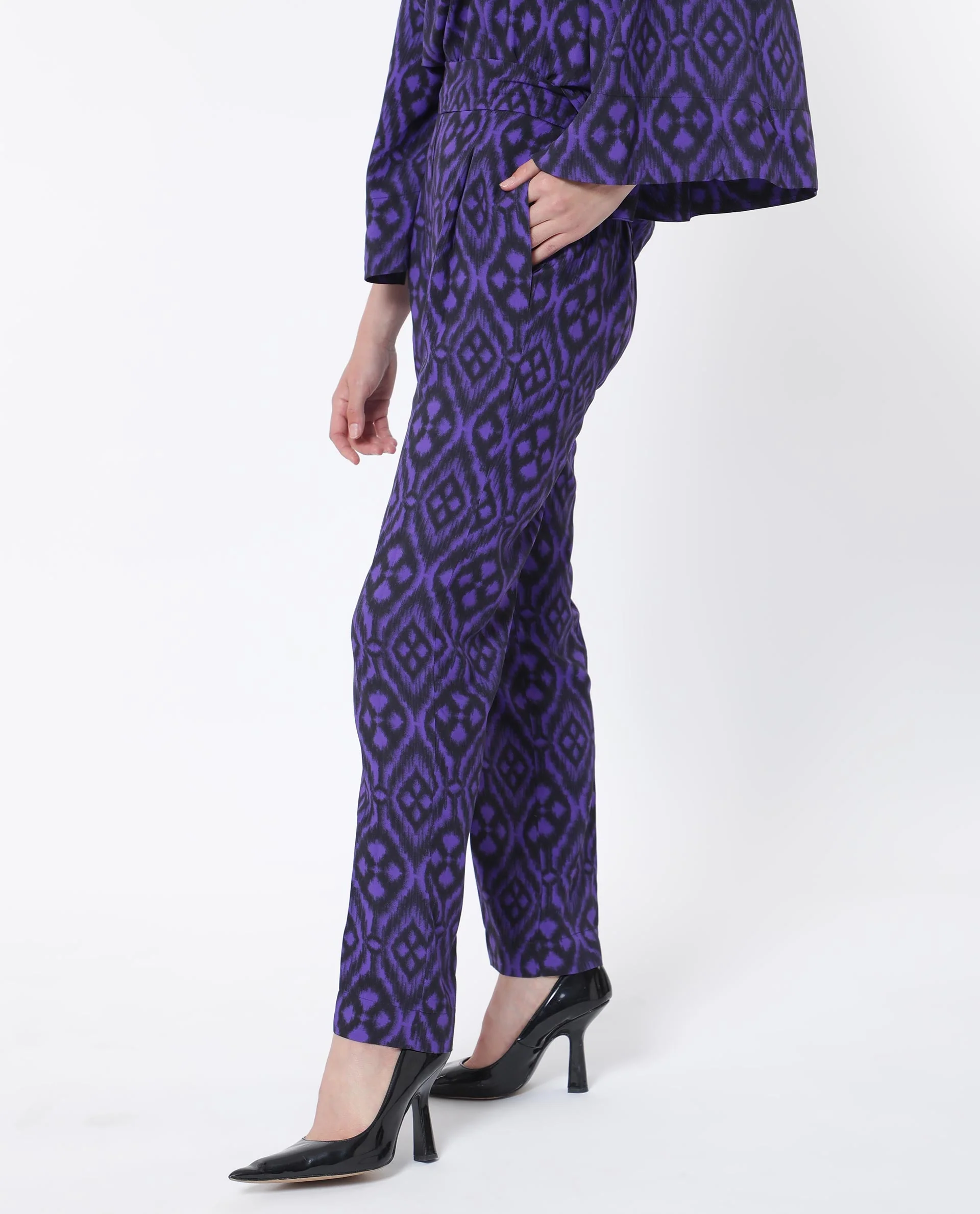 Rareism Women's Kennedy Black Cotton Geometric Print Ankle Length Straight Fit Trouser - Image 4