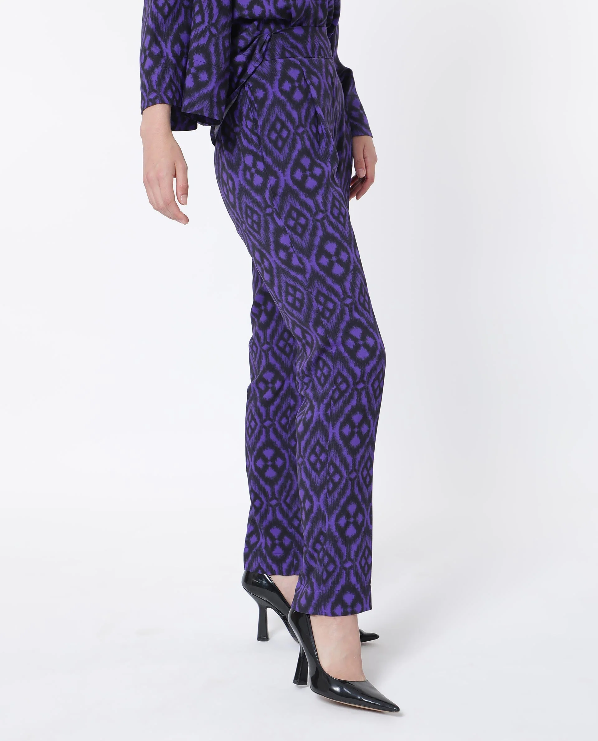 Rareism Women's Kennedy Black Cotton Geometric Print Ankle Length Straight Fit Trouser - Image 5