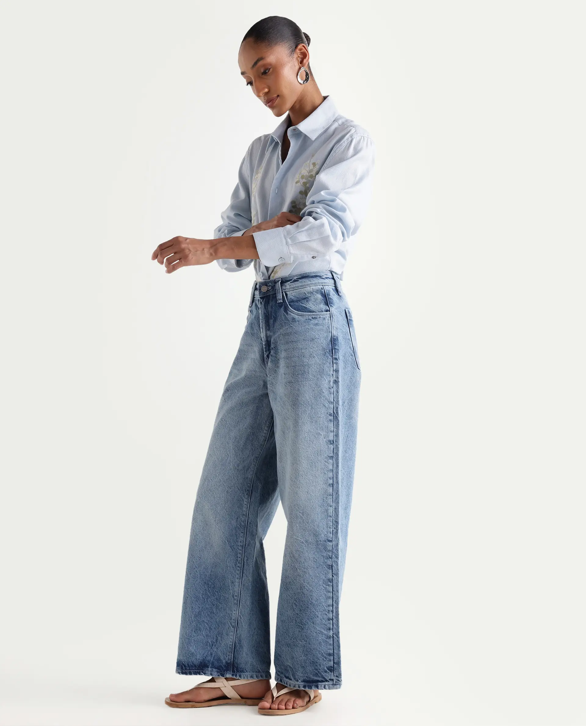 Rareism Women's Kikoa Light Blue Cotton Blend Plain Ankle Length Wide Jeans - Image 4