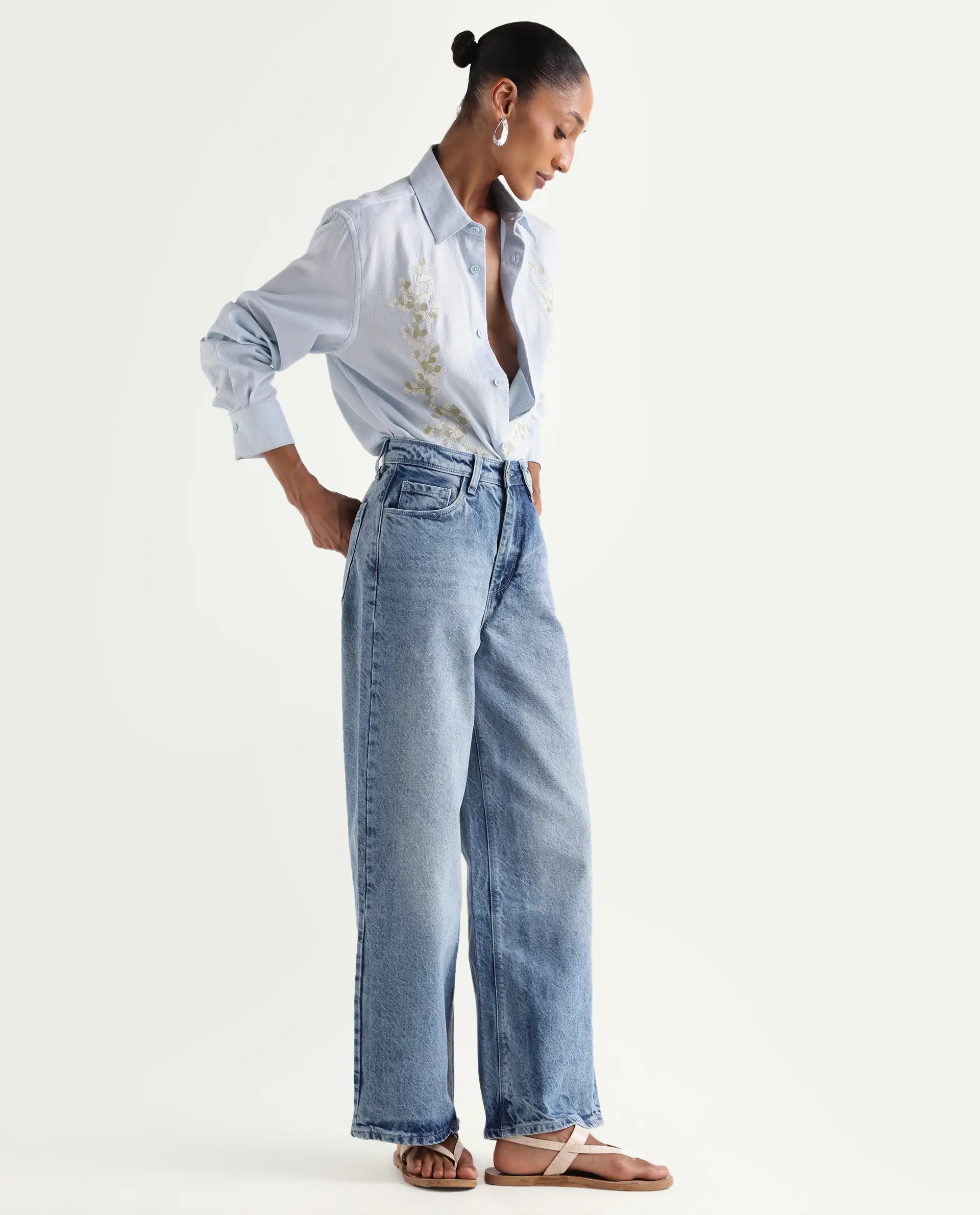 Rareism Women's Kikoa Light Blue Cotton Blend Plain Ankle Length Wide Jeans - Image 5
