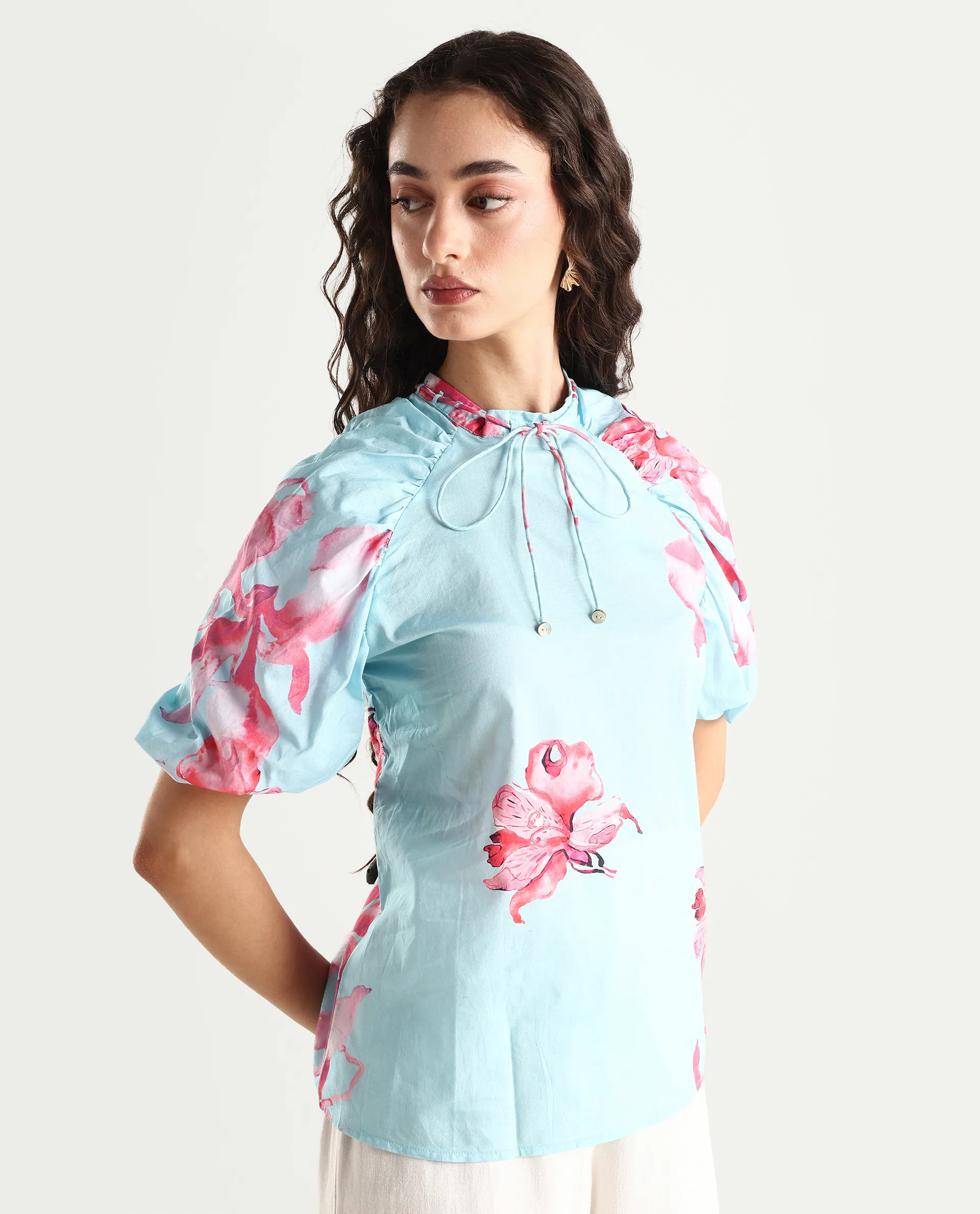 Rareism Women's Kink Blue Cotton Tie-Up Neck Floral Print Puff Sleeves Relaxed Fit Top