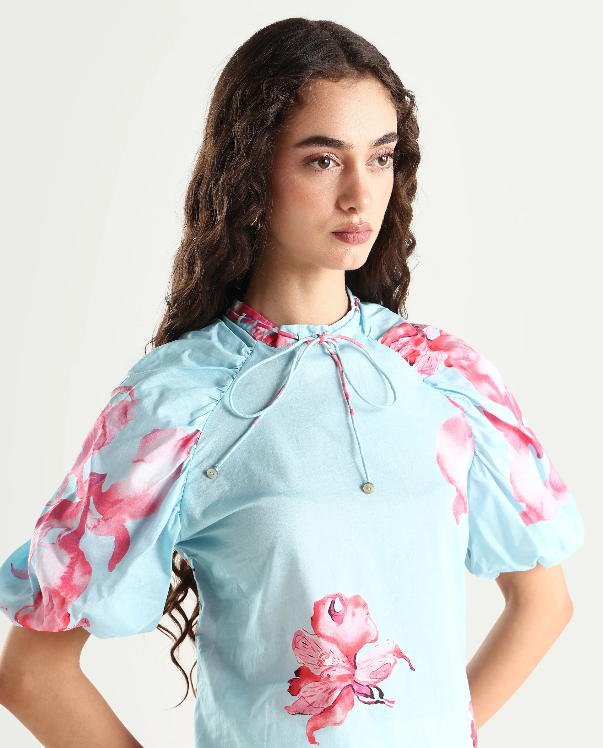 Rareism Women's Kink Blue Cotton Tie-Up Neck Floral Print Puff Sleeves Relaxed Fit Top - Image 4