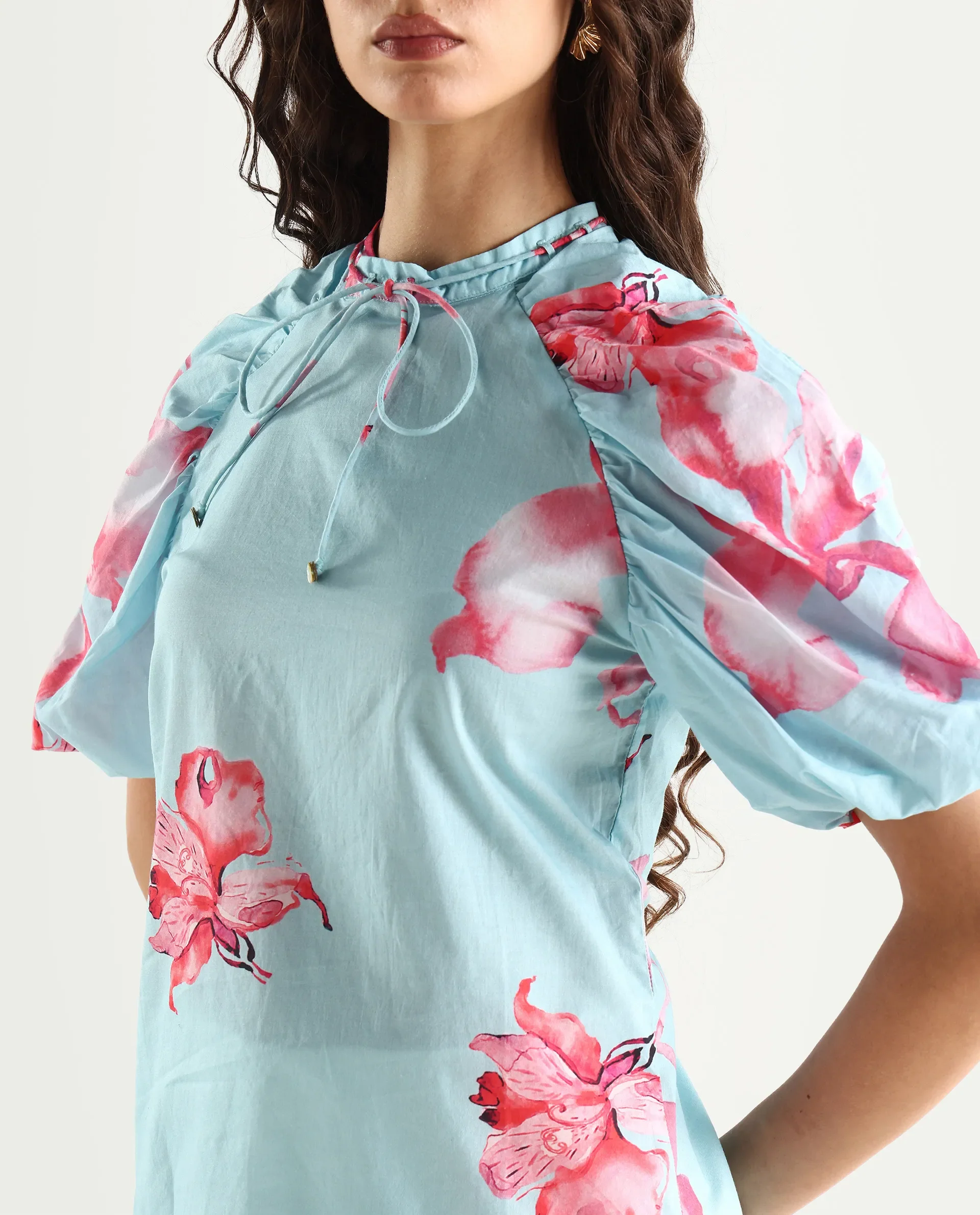 Rareism Women's Kink Blue Cotton Tie-Up Neck Floral Print Puff Sleeves Relaxed Fit Top - Image 5