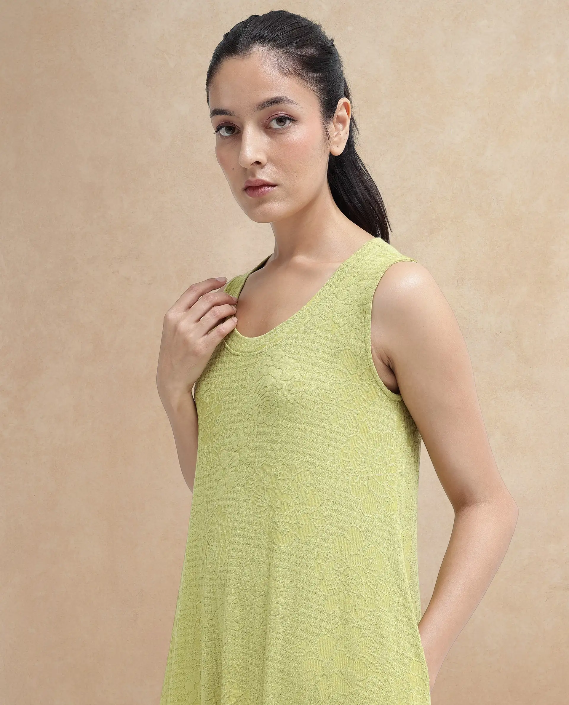 Rareism Women's Kisame Light Green Knit Jacquard Crew Neck Plain Sleeveless Midi Flared Dress - Image 5