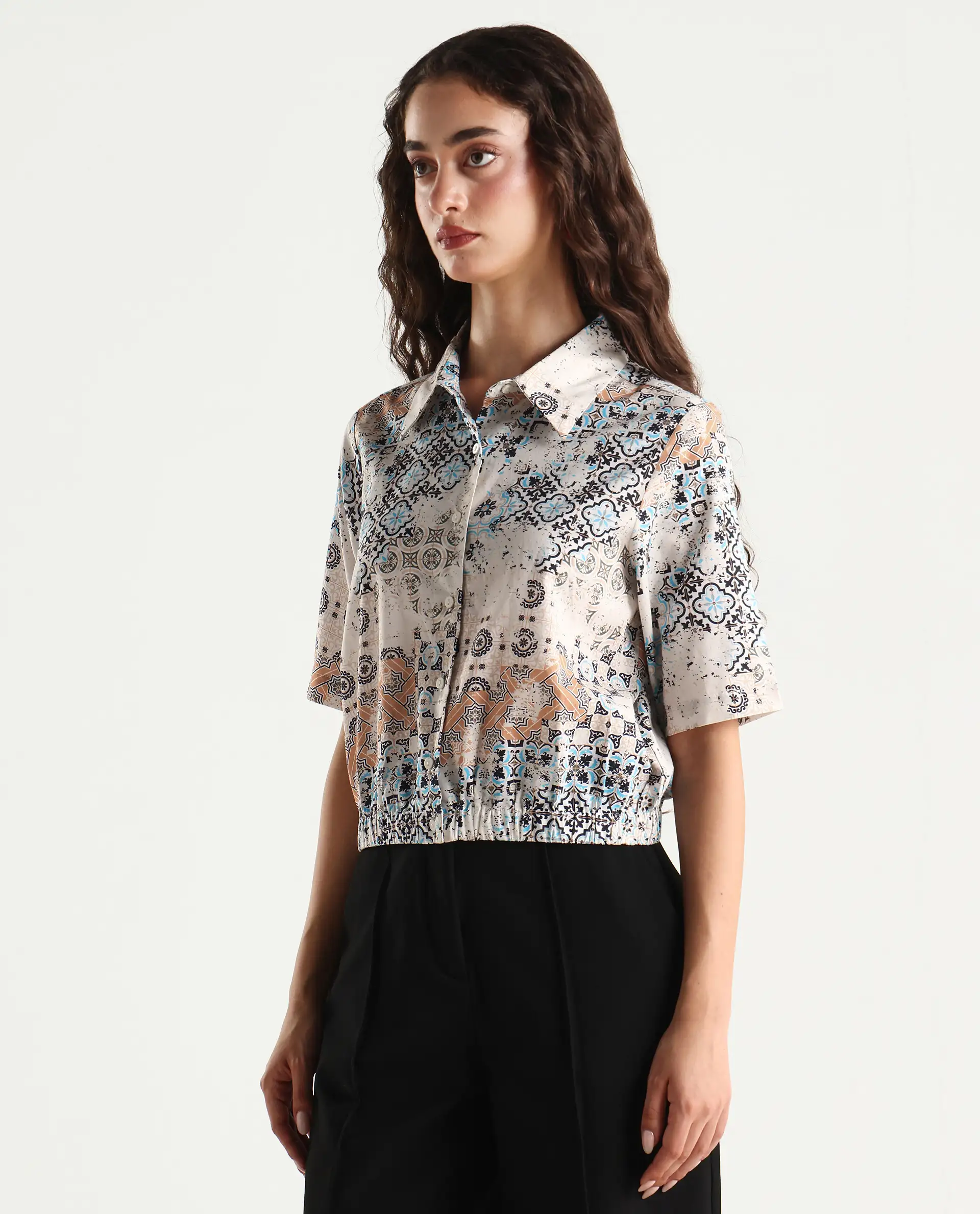 Rareism Women's Kitanas Multi Cotton Spread Collar Abstract Print Crop Regular Fit Top - Image 4
