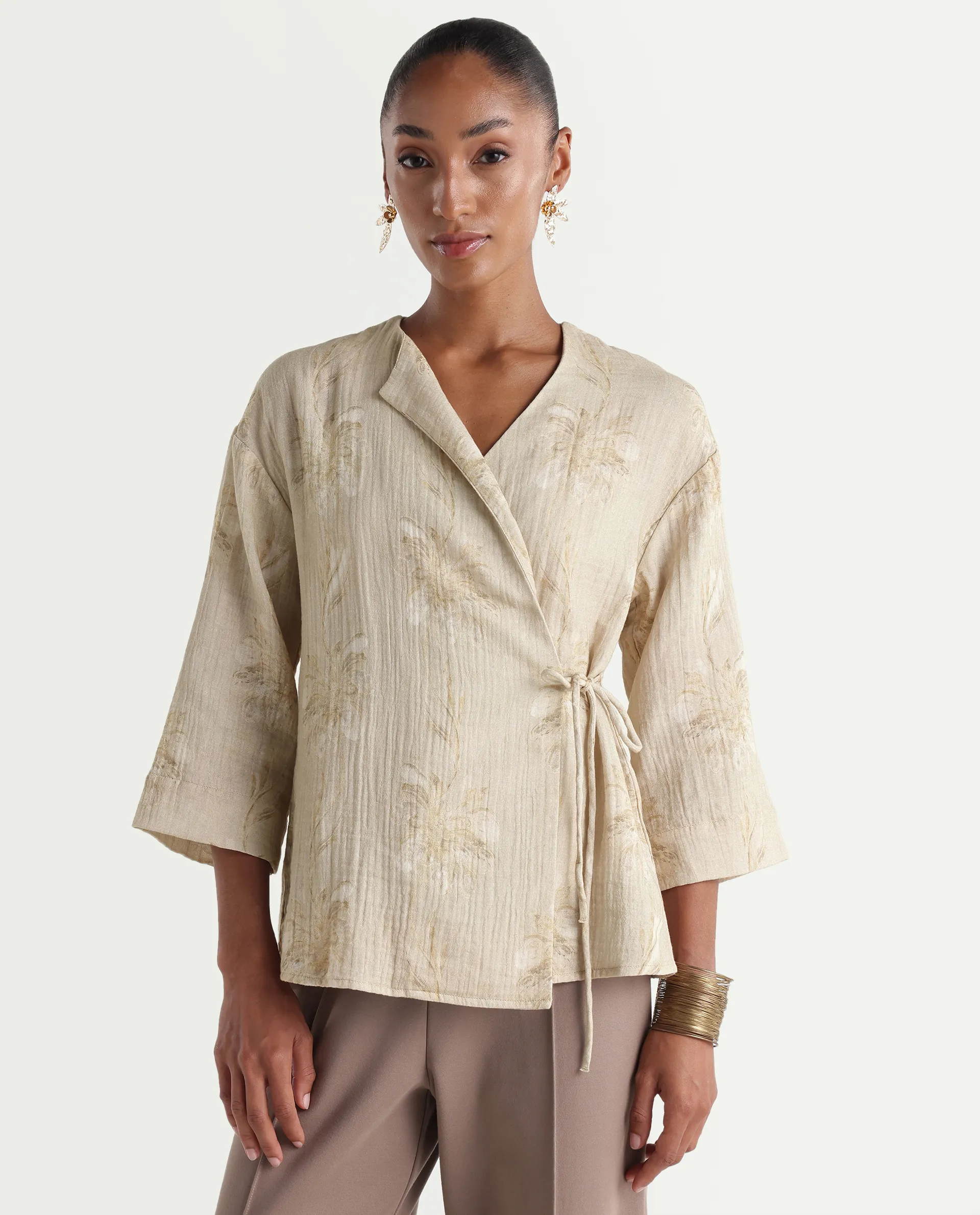 Rareism Women's Kloe-T Beige Cotton Over Lap Regular Floral Print Top - Image 3