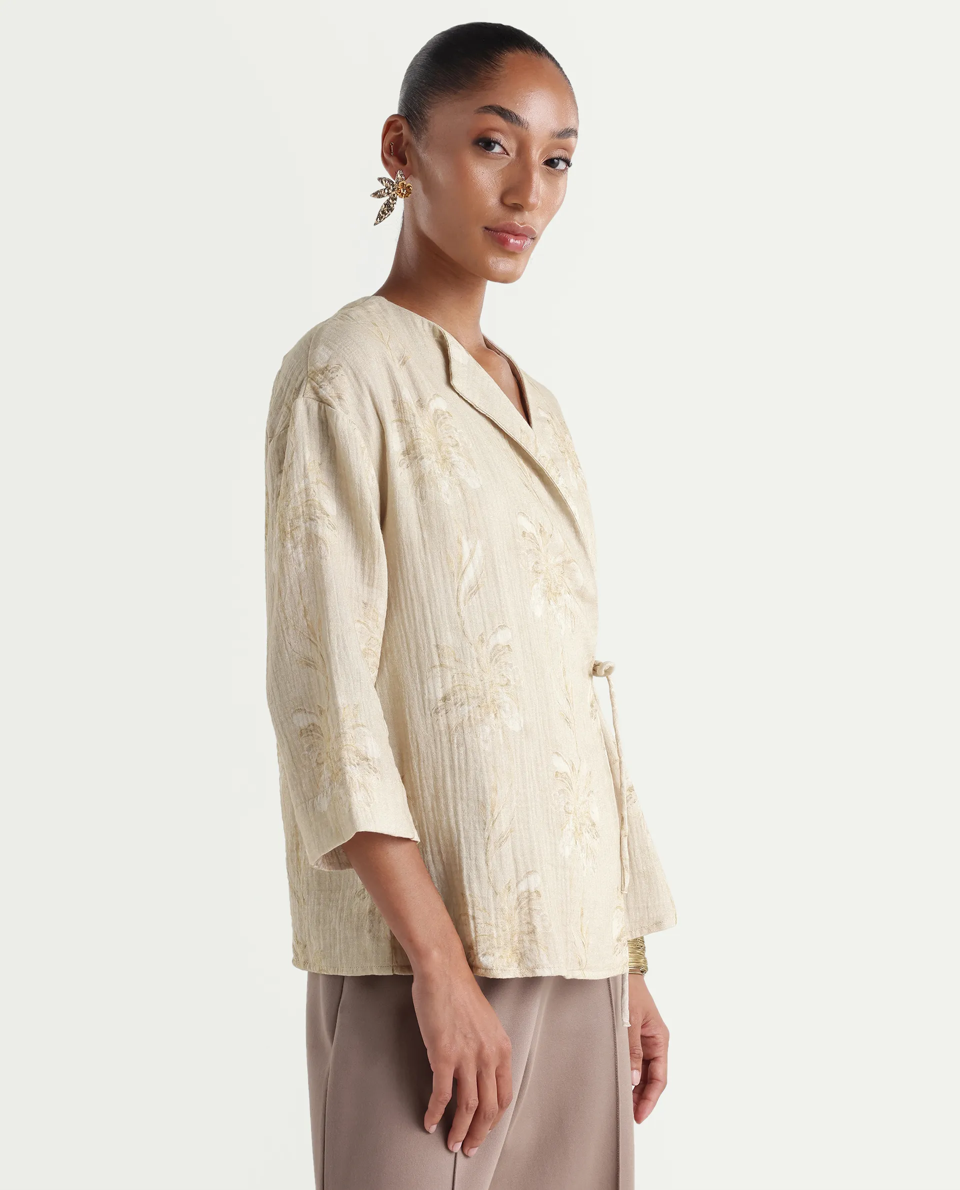 Rareism Women's Kloe-T Beige Cotton Over Lap Regular Floral Print Top - Image 6