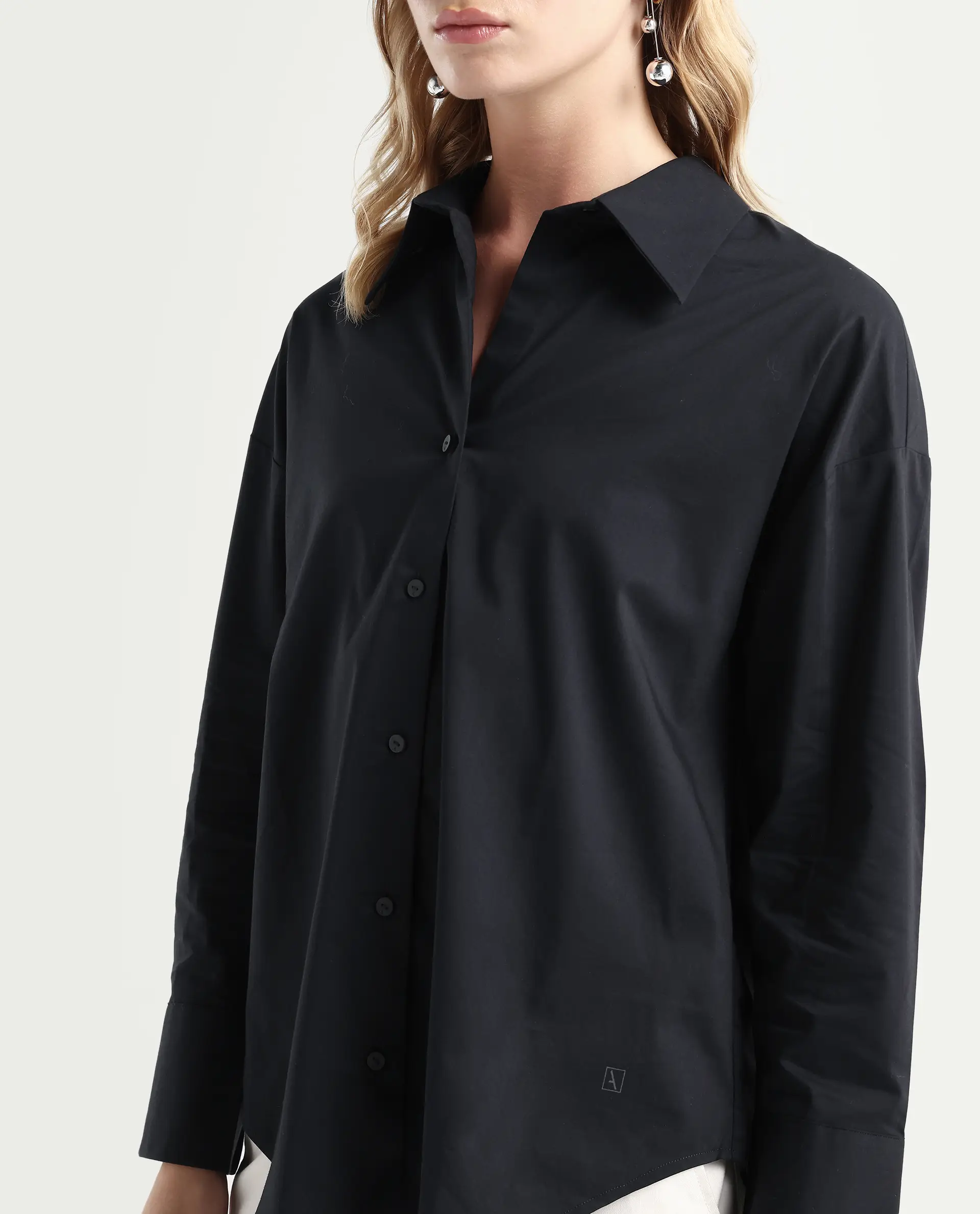 Rareism Women's Klox Black Cotton Spread Collar Plain Cuffed Sleeve Regular Fit Shirt - Image 4