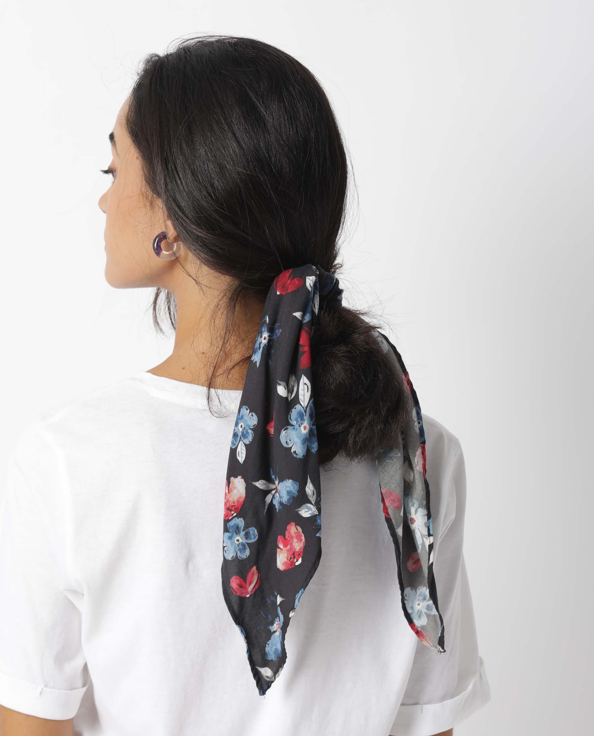 Rareism Women's Koa Navy Floral Print Scarf - Image 6