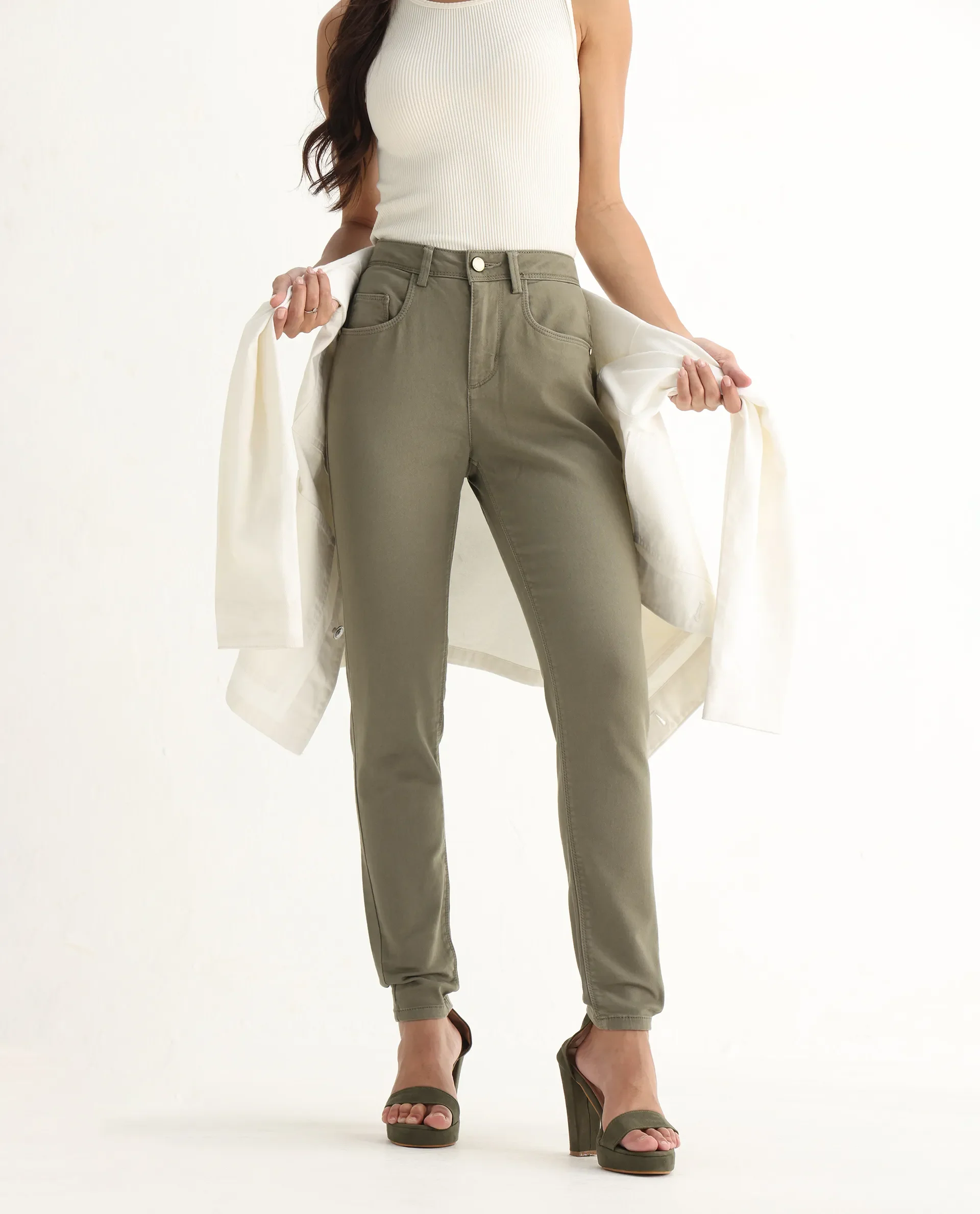 Rareism Women's Kocho Green Cotton Blend Plain Ankle Length Slim Fit Jeans - Image 3