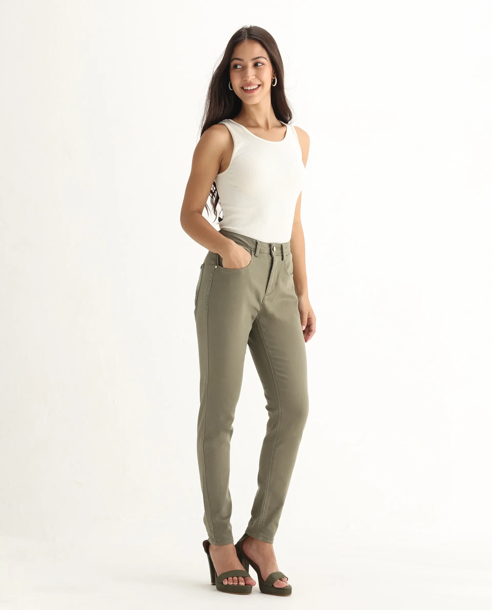 Rareism Women's Kocho Green Cotton Blend Plain Ankle Length Slim Fit Jeans - Image 8