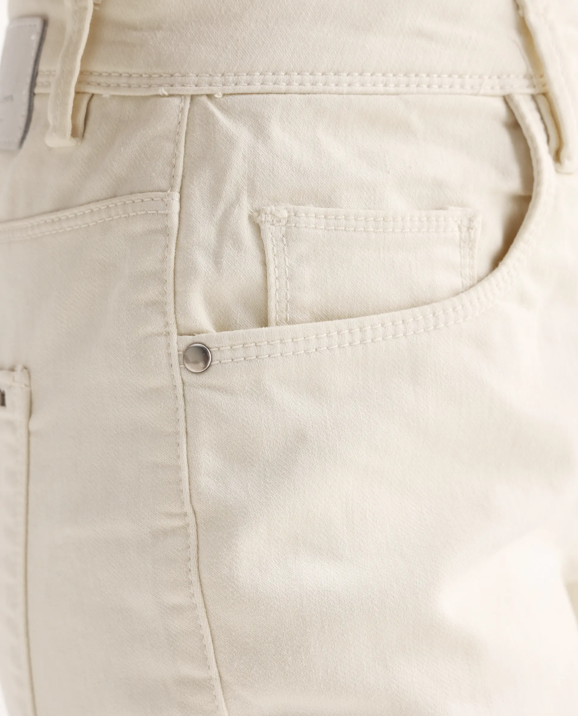 Rareism Women's Kocho Offwhite Cotton Blend Plain Ankle Length Slim Fit Jeans - Image 4