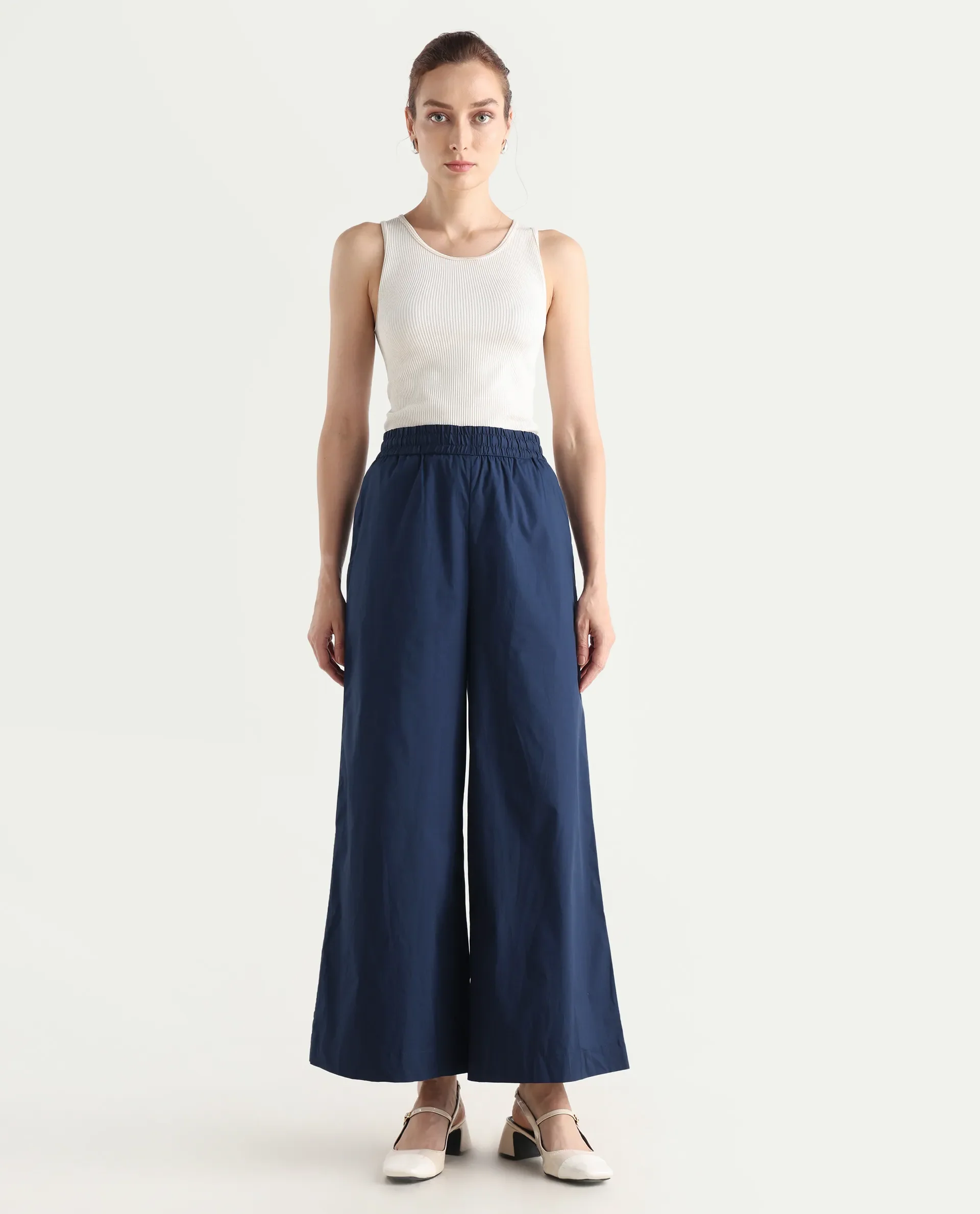 Rareism Women's Kofu Dark Navy Cotton Plain Ankle Length Flared Trouser - Image 3