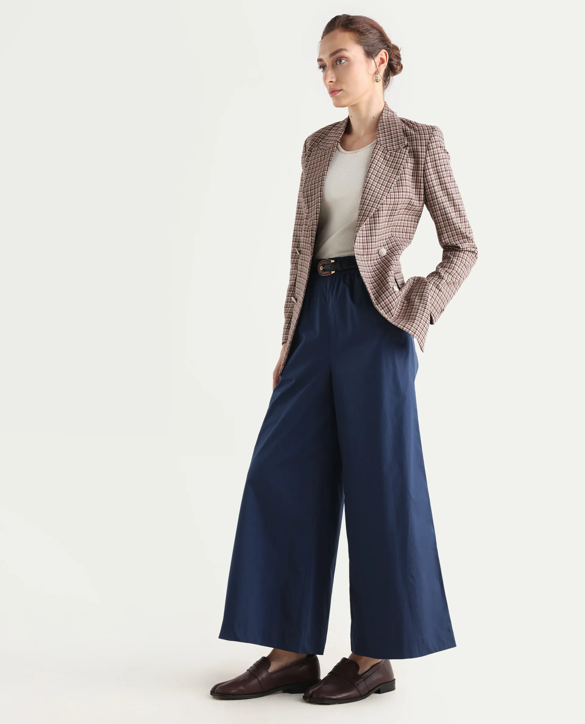 Rareism Women's Kofu Dark Navy Cotton Plain Ankle Length Flared Trouser - Image 6