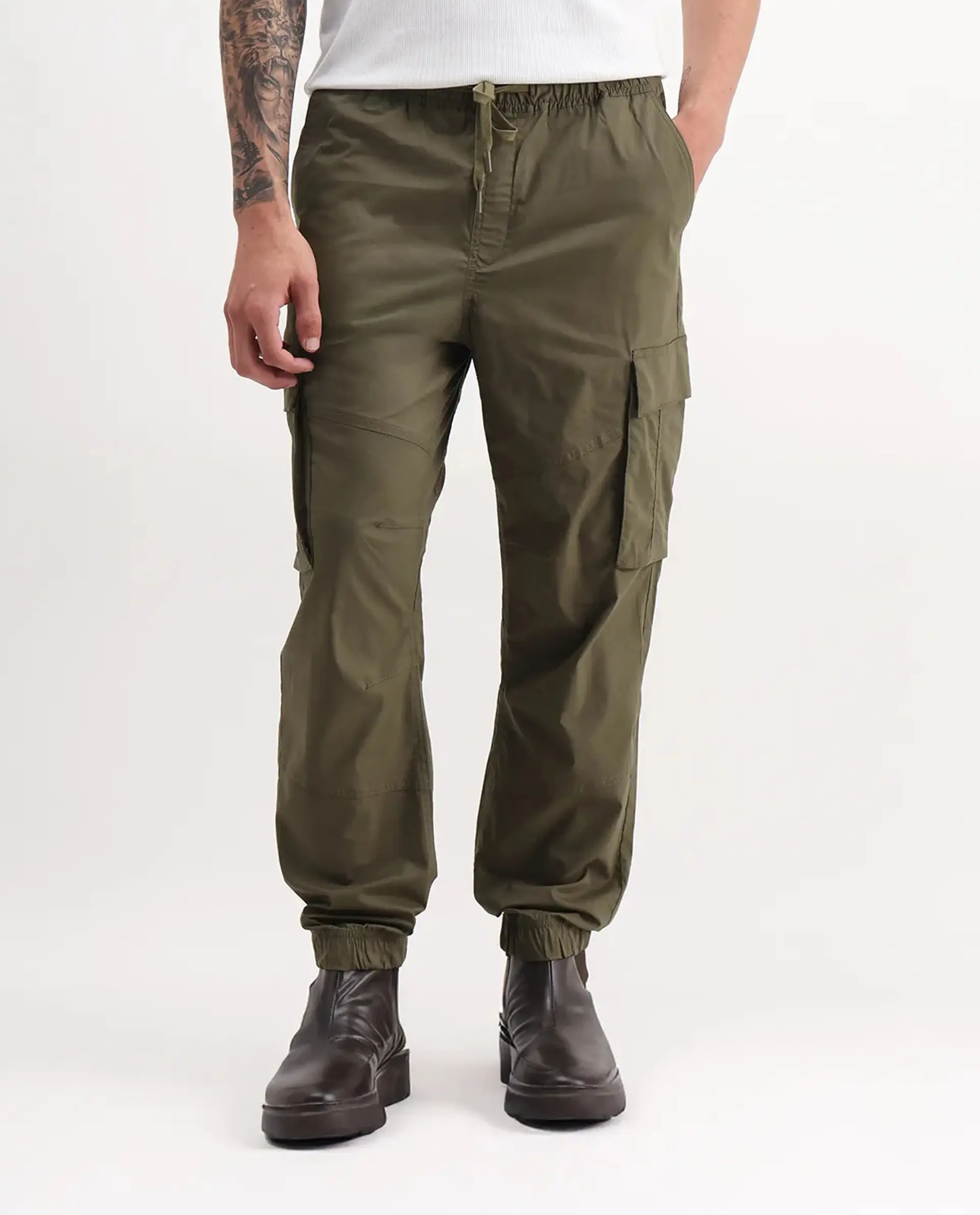 Rare Rabbit Men's Korb Light Olive Cotton Blend Plain Relaxed Fit Trouser - Image 8