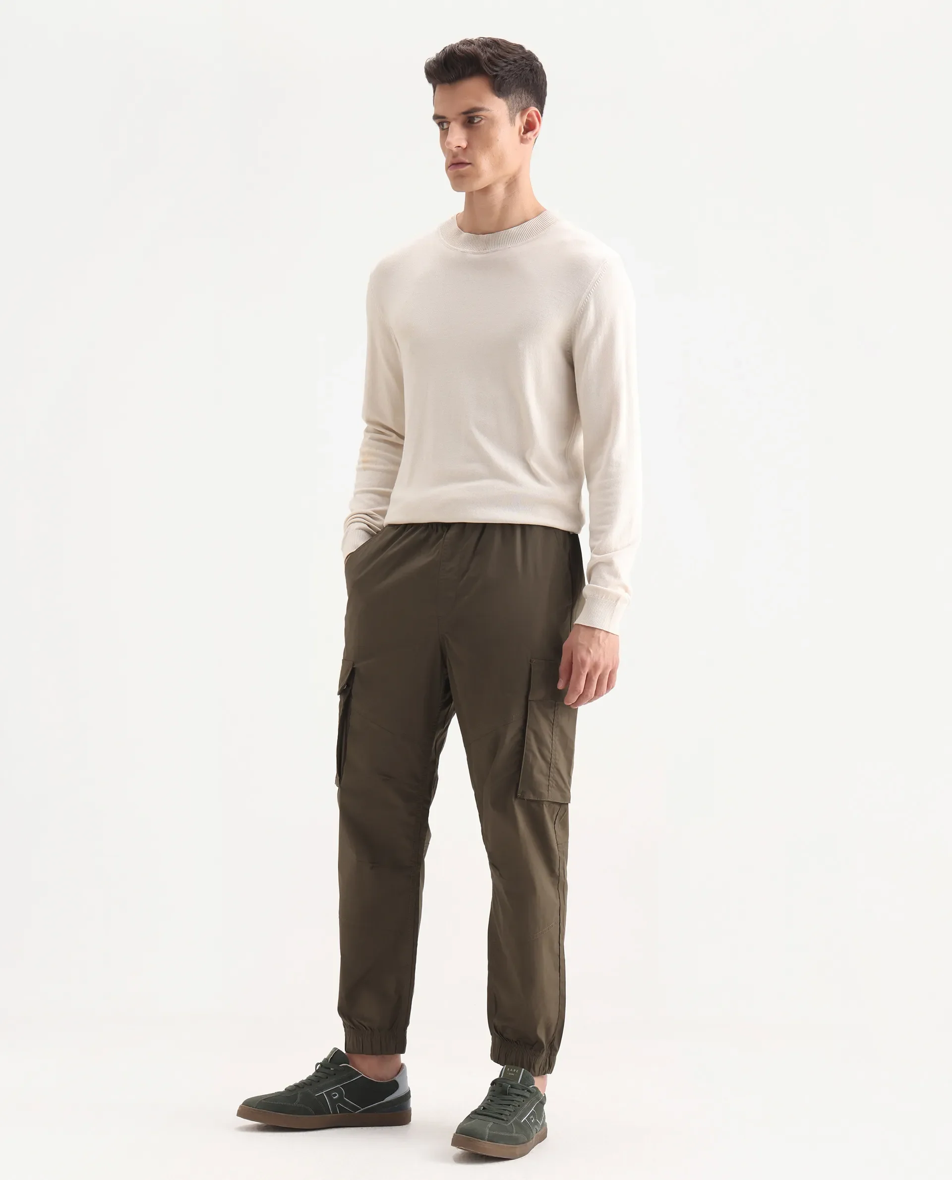 Rare Rabbit Men's Korb Olive Cotton Blend Plain Relaxed Fit Trouser - Image 5