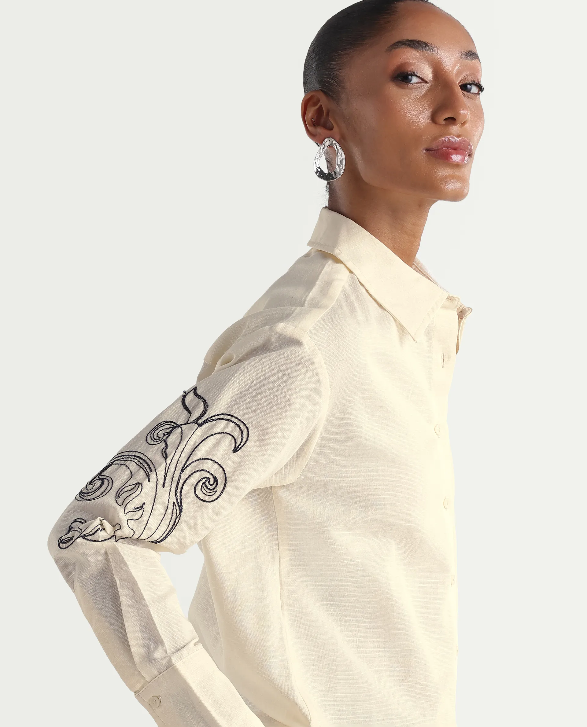 Rareism Women's Kruz Light Beige Linen Spread Collar Relaxed Embroidered Shirt - Image 4
