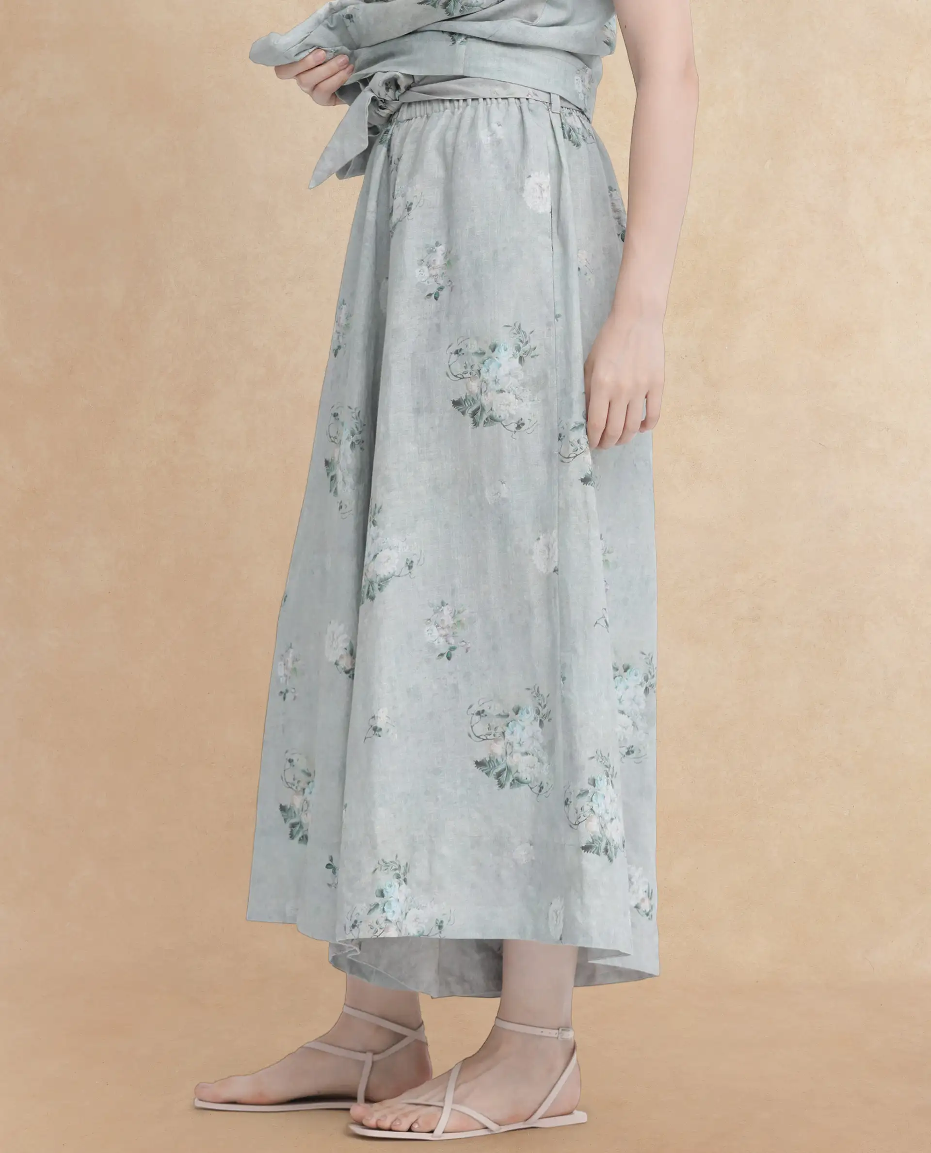Rareism Women's Kyul-B Dusky Green Linen Floral Print Ankle Length Flared Trouser - Image 7
