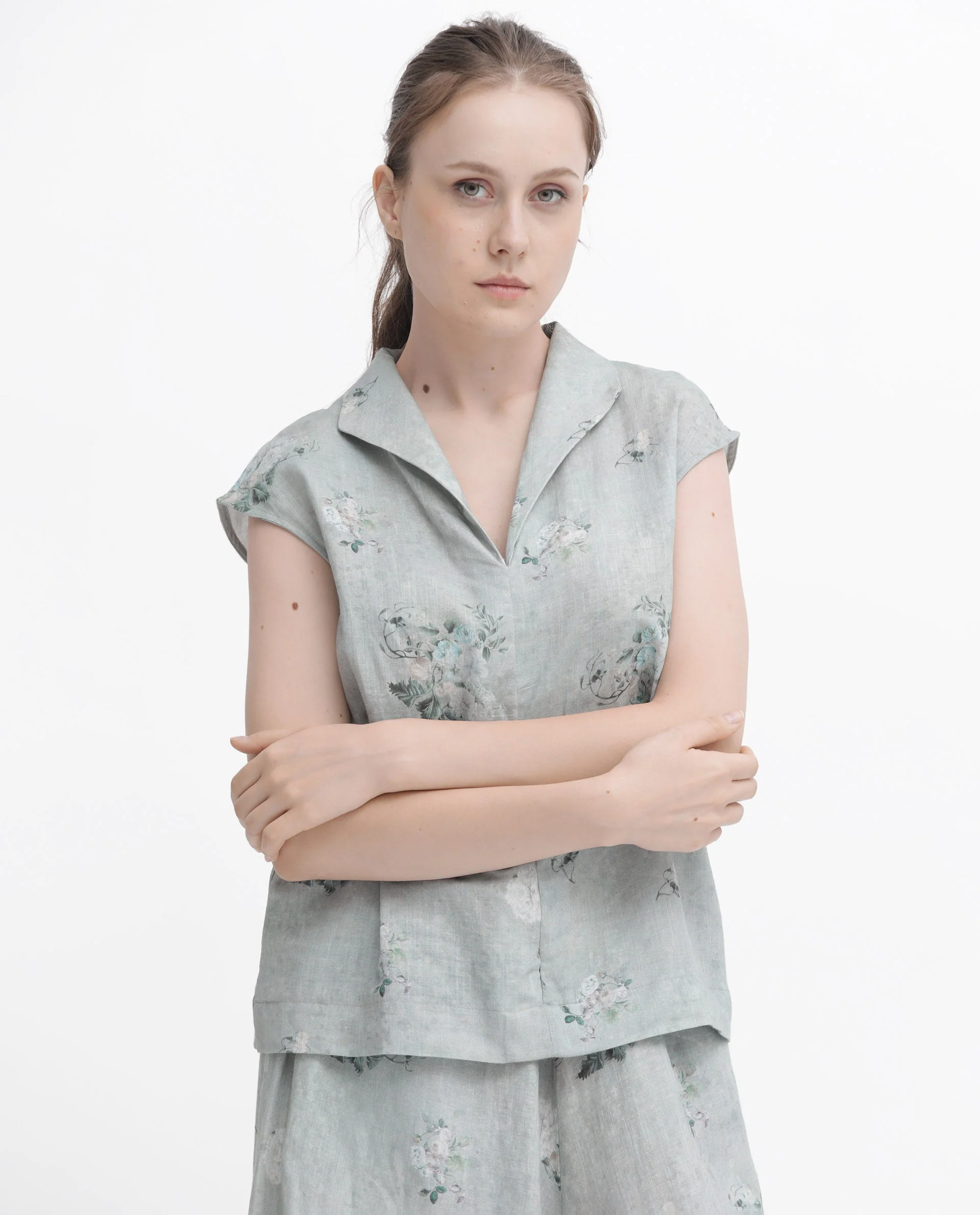Rareism Women's Kyul-T Dusky Green Cotton Linen Lapel Neck Floral Print Extended Sleeves Regular Fit Top - Image 4