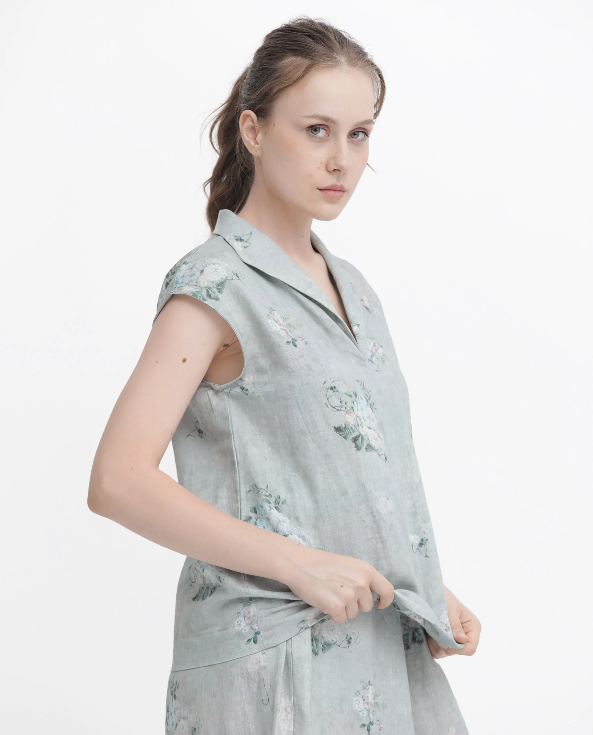 Rareism Women's Kyul-T Dusky Green Cotton Linen Lapel Neck Floral Print Extended Sleeves Regular Fit Top - Image 5