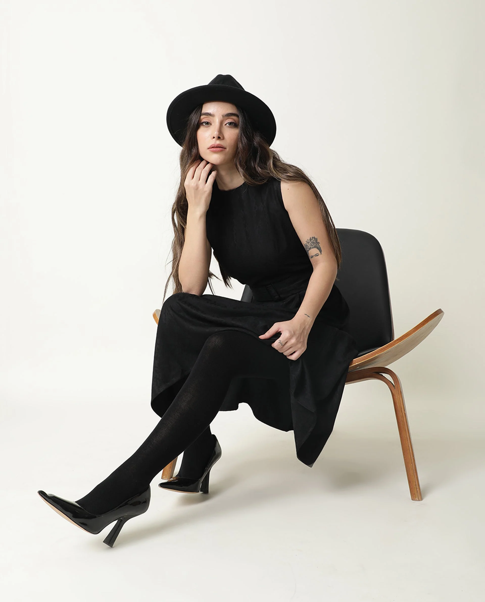 Rareism Women's Lacau Black Polyester Crew Neck Plain Sleeveless Midi Flared Dress - Image 9