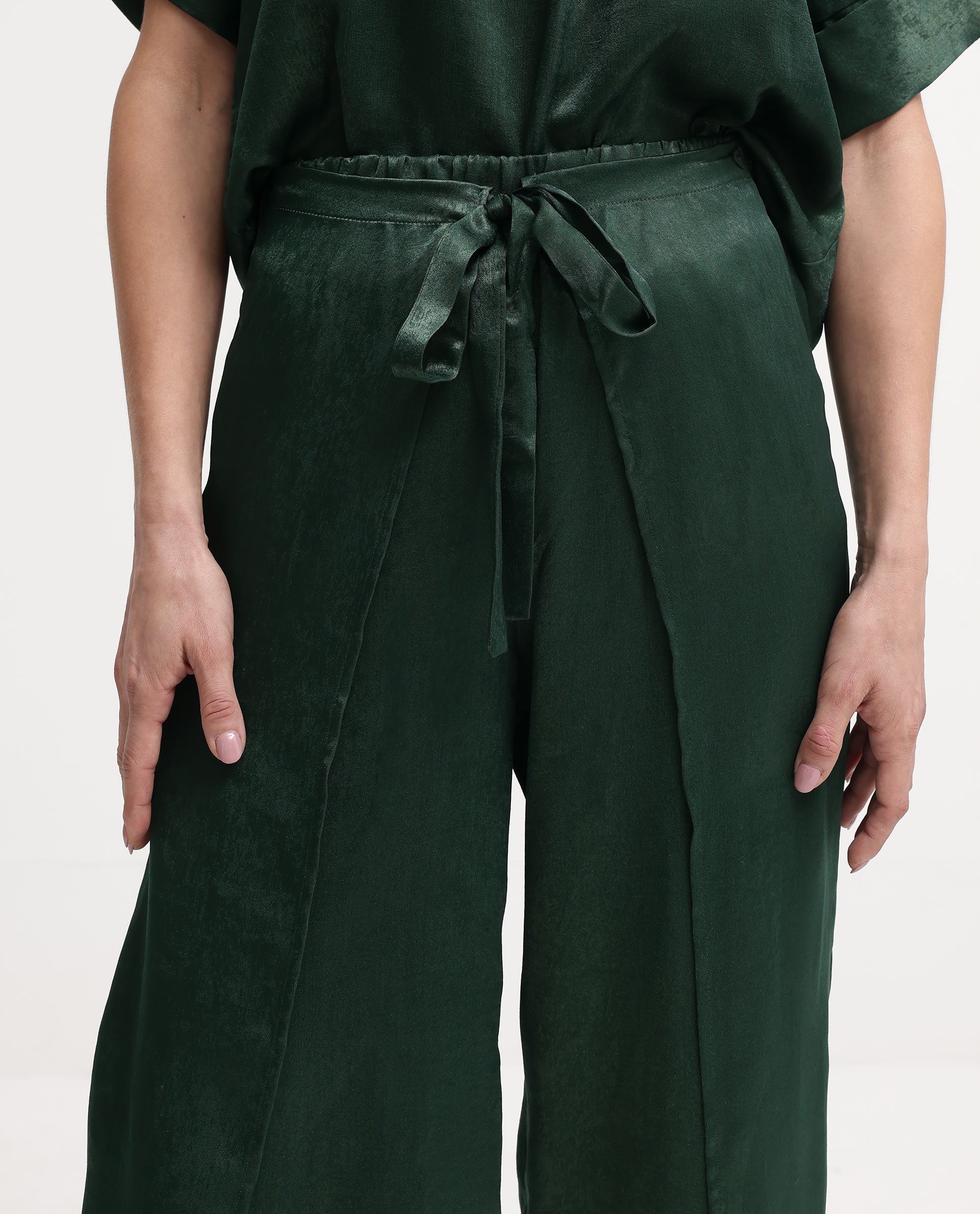 Rareism Women's Lamona-B Dark Green Polyester Plain Ankle Length Wide Trouser - Image 3