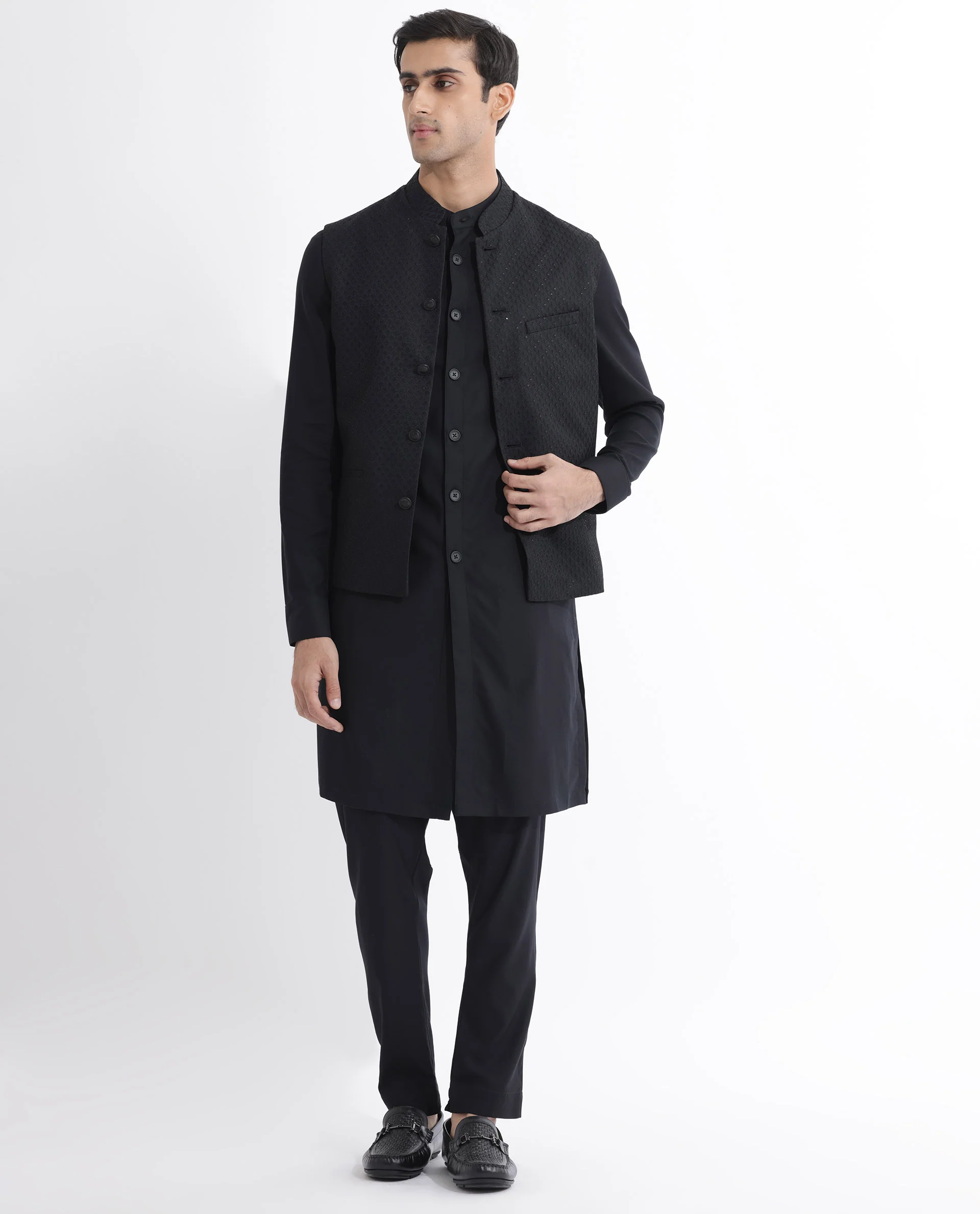 Rare Rabbit Men's Lasmosb Black Embroidered Tailored Fit Sleeveless Mandarin Collar Bandhgala - Image 3