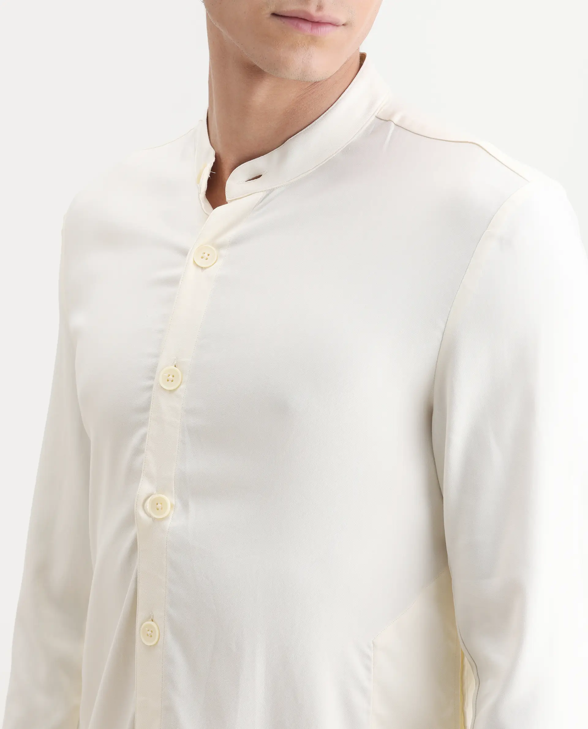 Rare Rabbit Men's Lasmosk Off White Plain Regular Fit Full Sleeve Mandarin Collar Kurta - Image 3