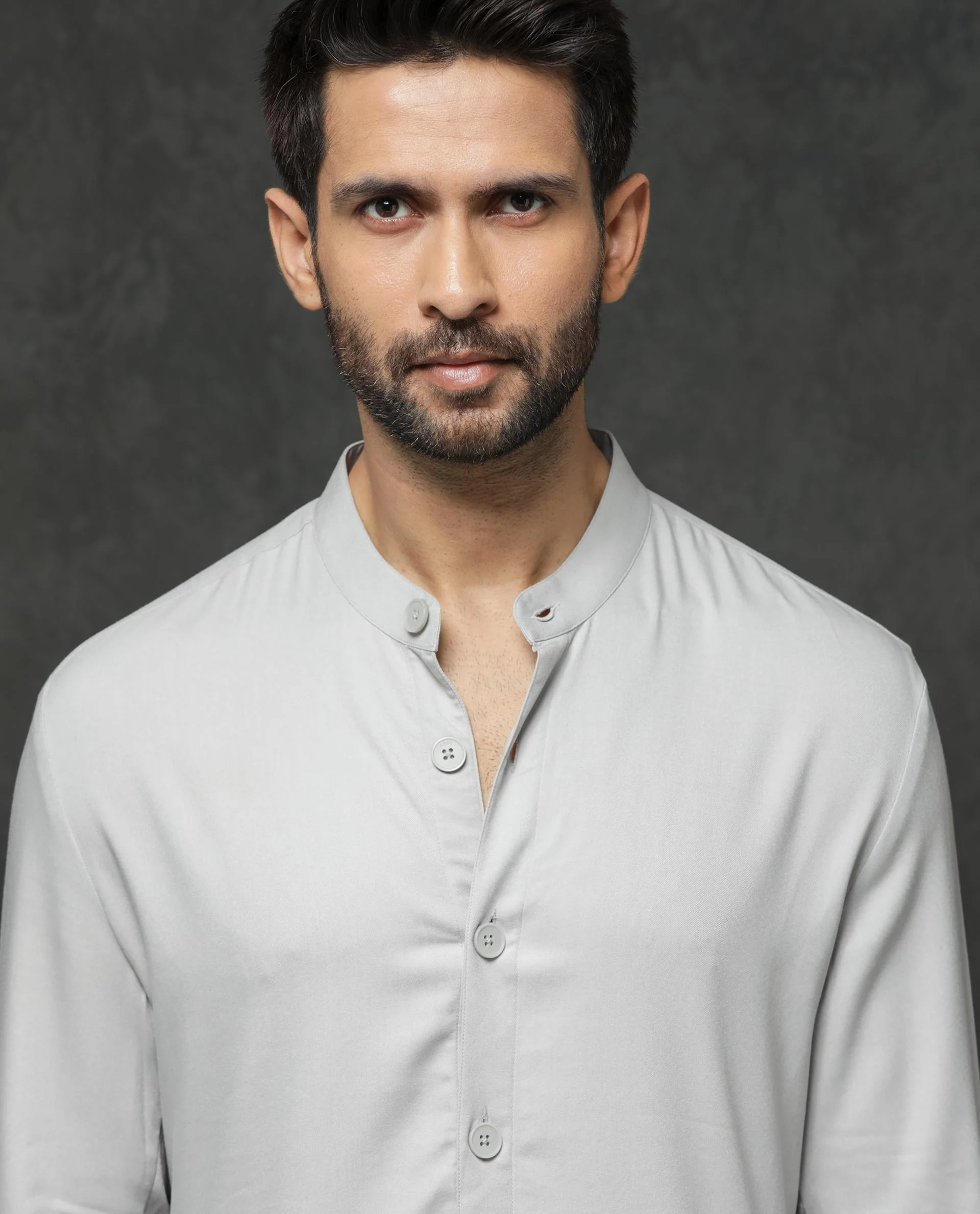 Rare Rabbit Men's Lasmos K1 Light Grey Viscose Plain Regular Fit Full Sleeve Mandarin Collar Kurta - Image 3