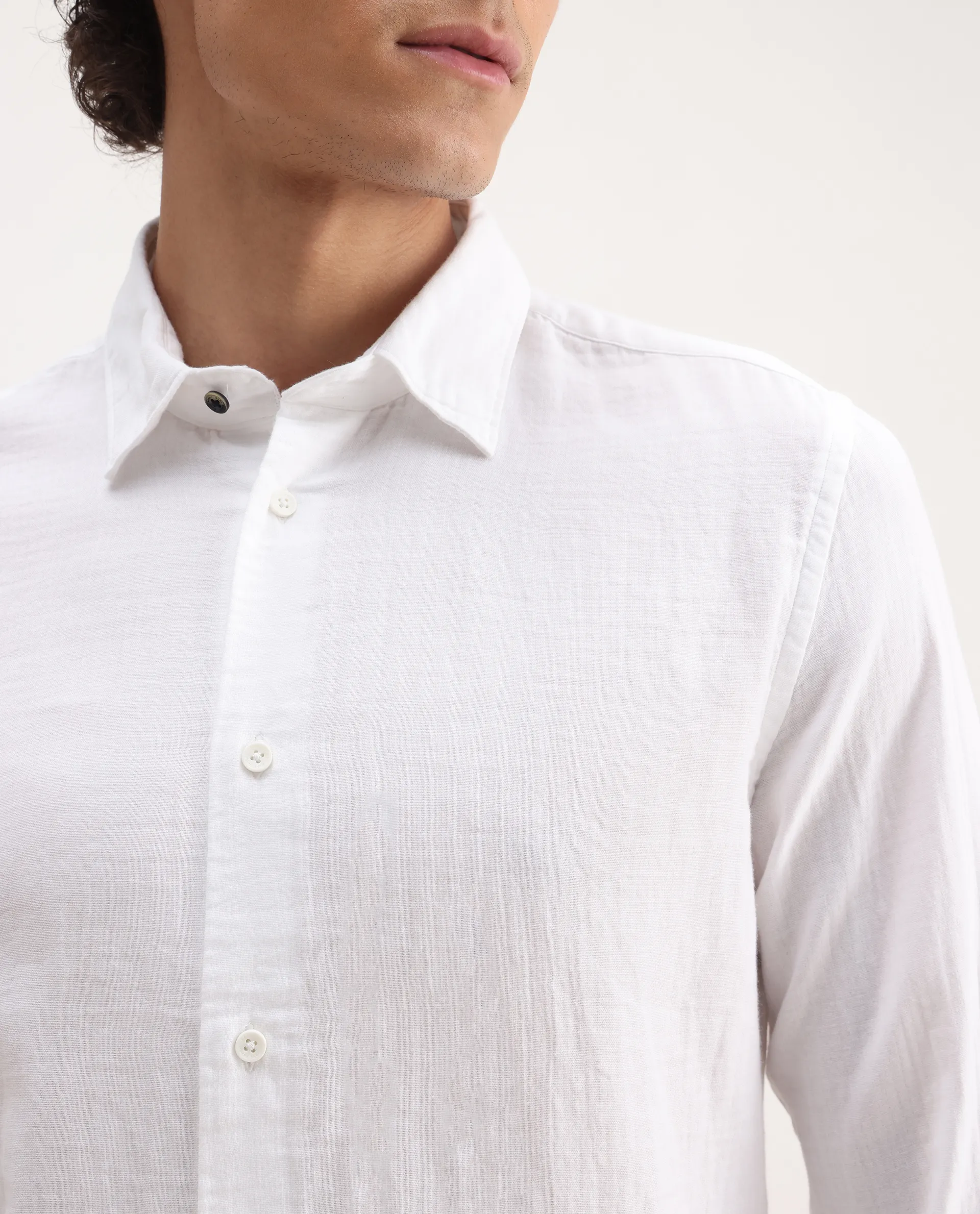 Rare Rabbit Men's Lassen Ls White Cotton Plain Relaxed Fit Full Sleeve Collared Shirt - Image 3
