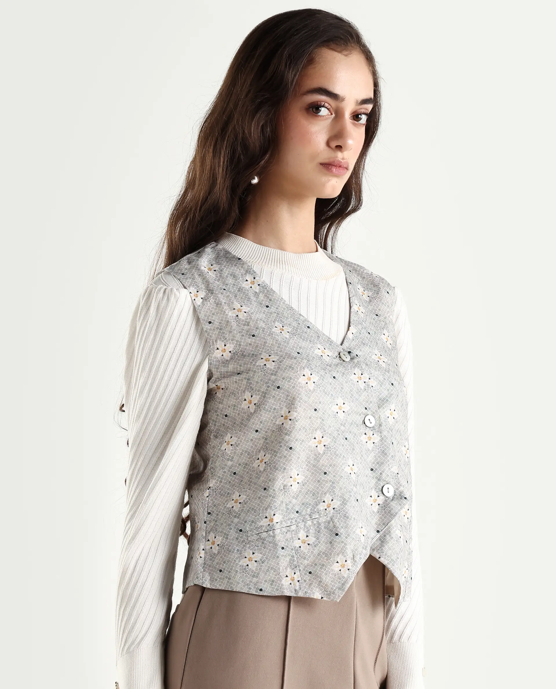 Rareism Women's Lavia Light Grey Cotton Blend V-Neck Floral Print Sleeveless Crop Regular Fit Top - Image 6
