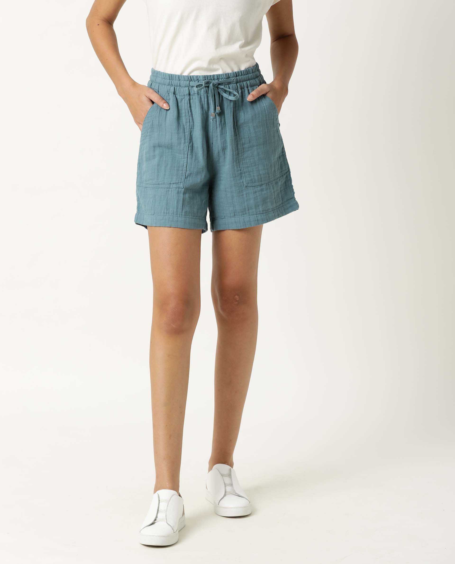 Rareism Women's Leno Green Cotton Plain Mini Regular Fit Shorts - Image 4