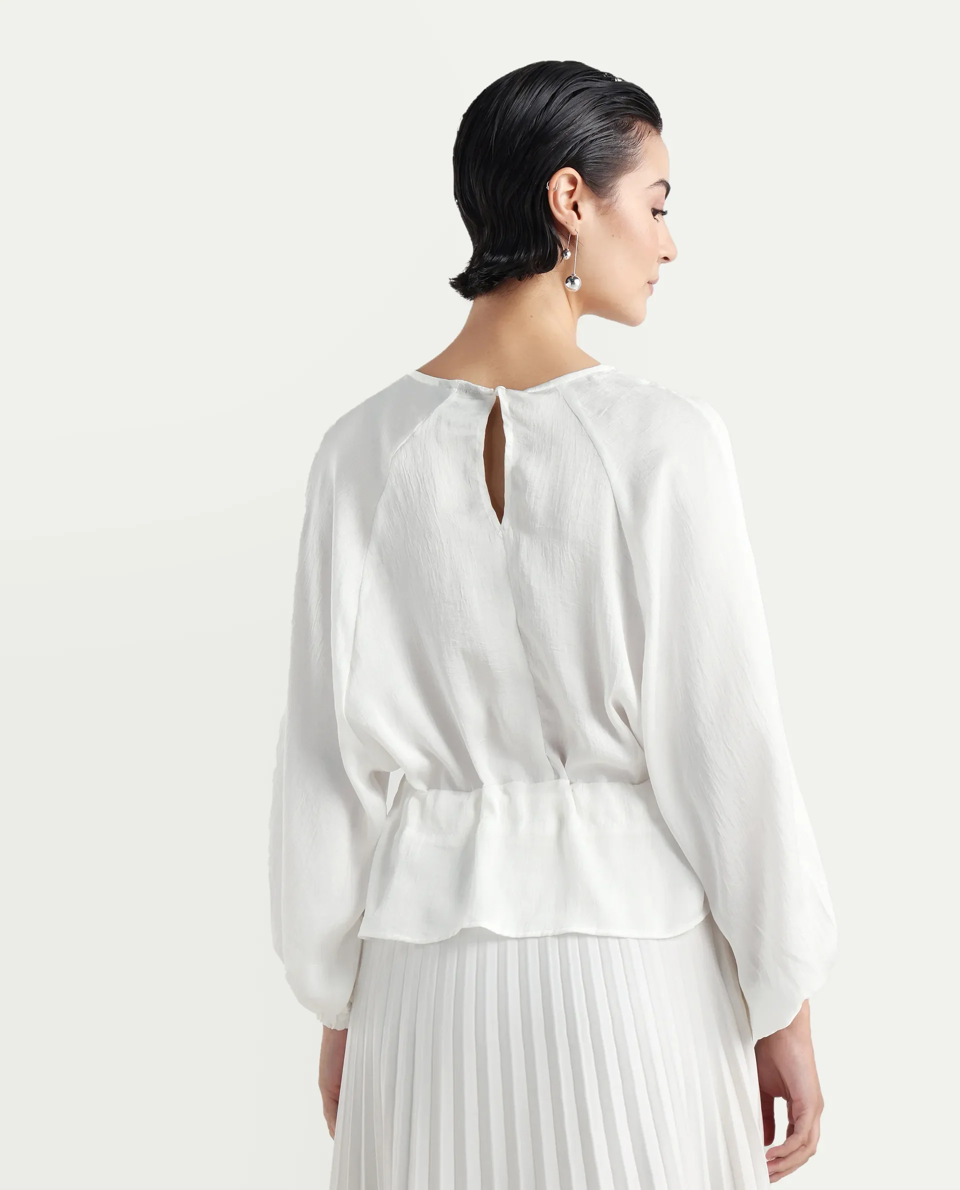 Rareism Women's Lenze White Polyester Boat Neck Plain Volume Sleeve Oversized Top - Image 7