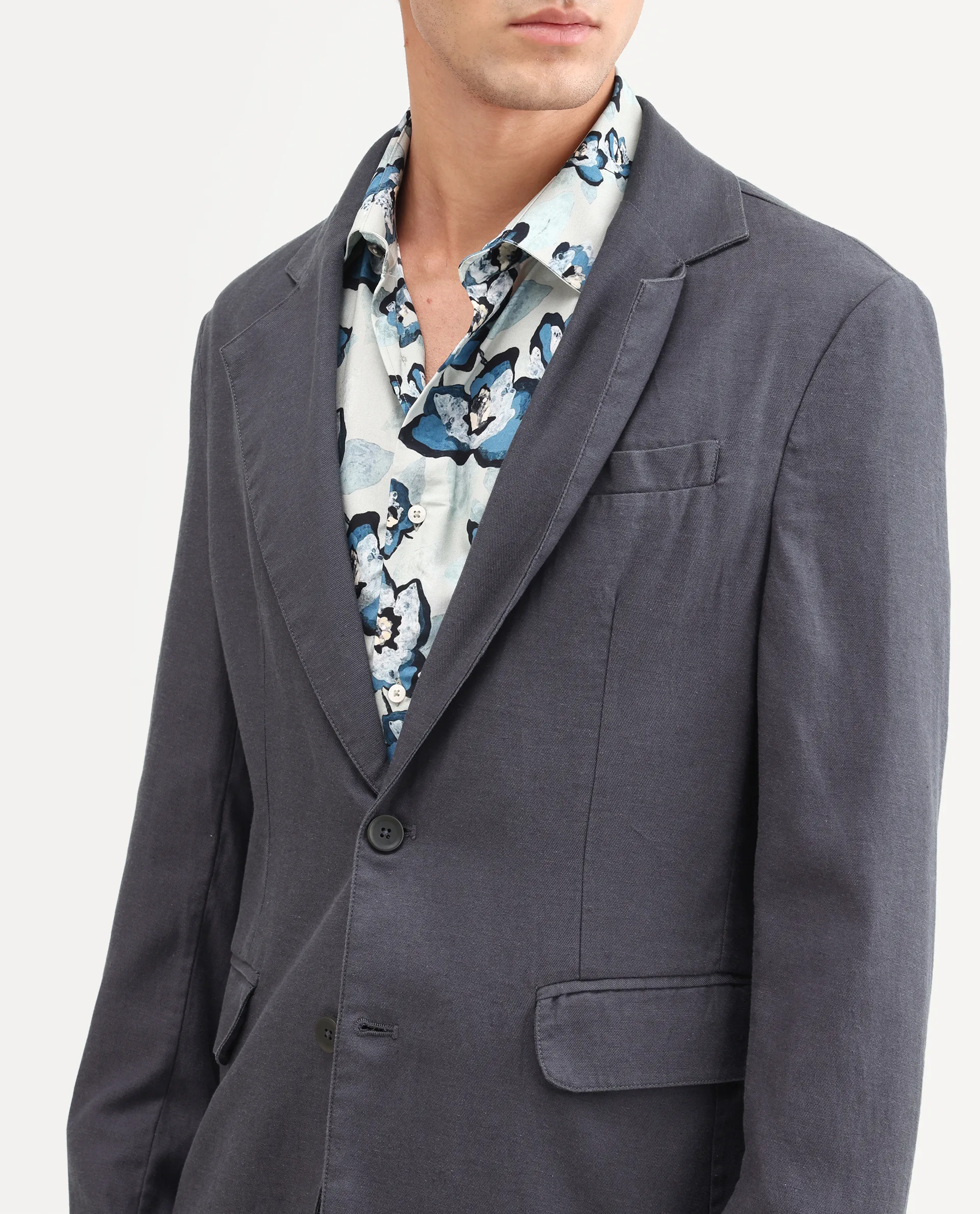 Rare Rabbit Men's Linol Dark Grey Linen Blend Fabric Lapel Neck Tailored Fit Plain Blazer - Image 3