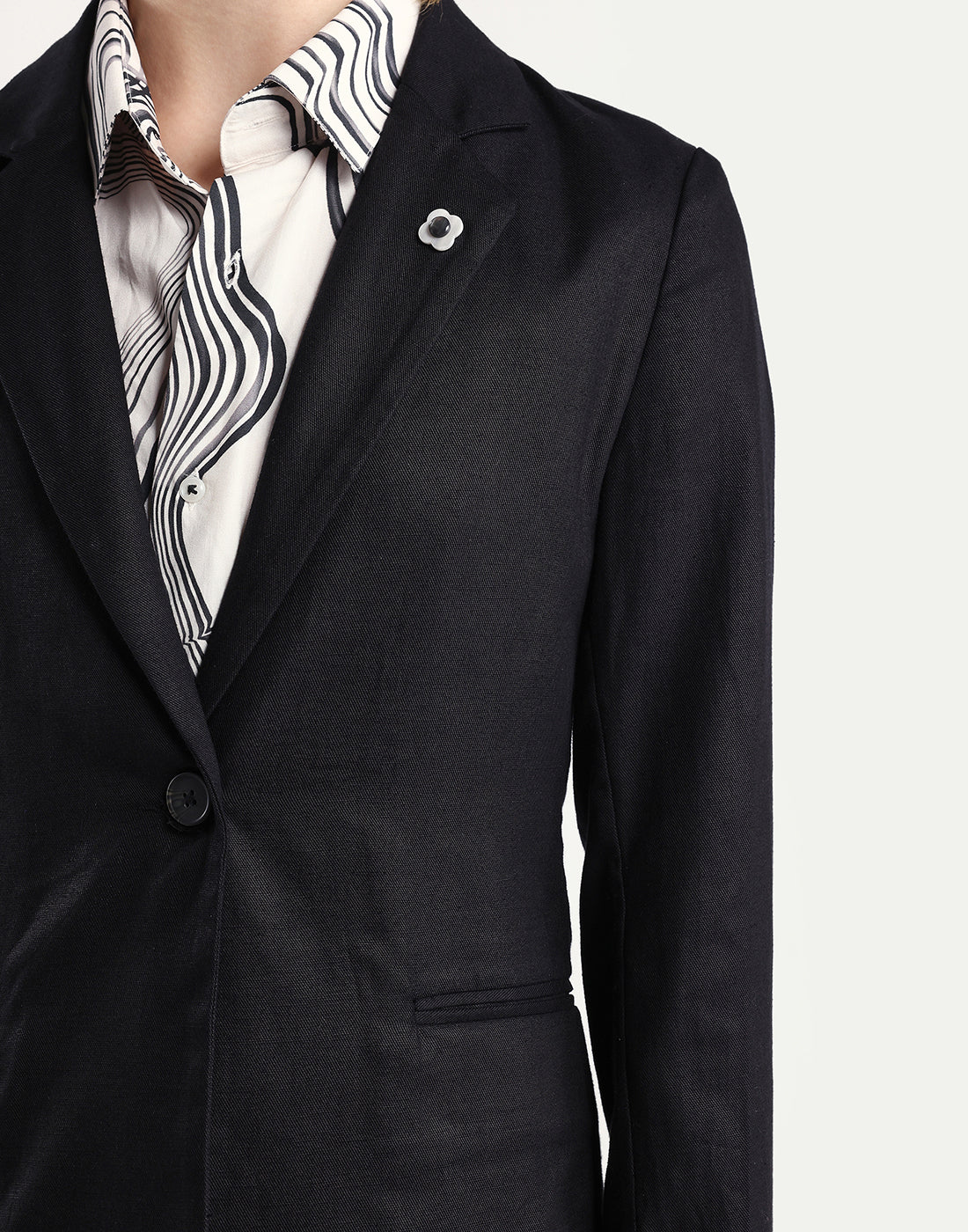 Rareism Women's Linzy-T Black 100% Linen Full Sleeve Lapel Neck Regular Plain Blazer - Image 3