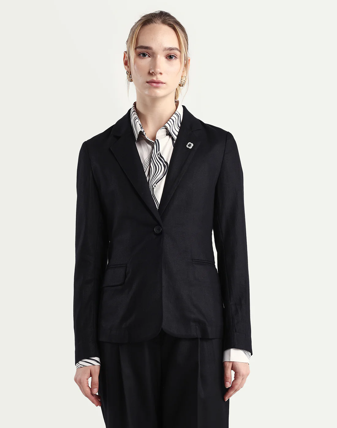 Rareism Women's Linzy-T Black 100% Linen Full Sleeve Lapel Neck Regular Plain Blazer - Image 4