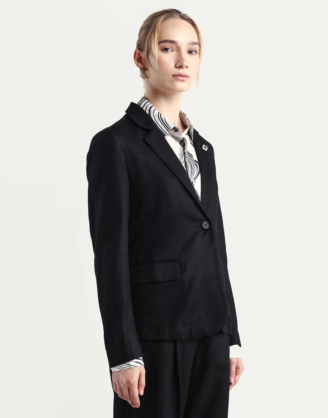 Rareism Women's Linzy-T Black 100% Linen Full Sleeve Lapel Neck Regular Plain Blazer - Image 6