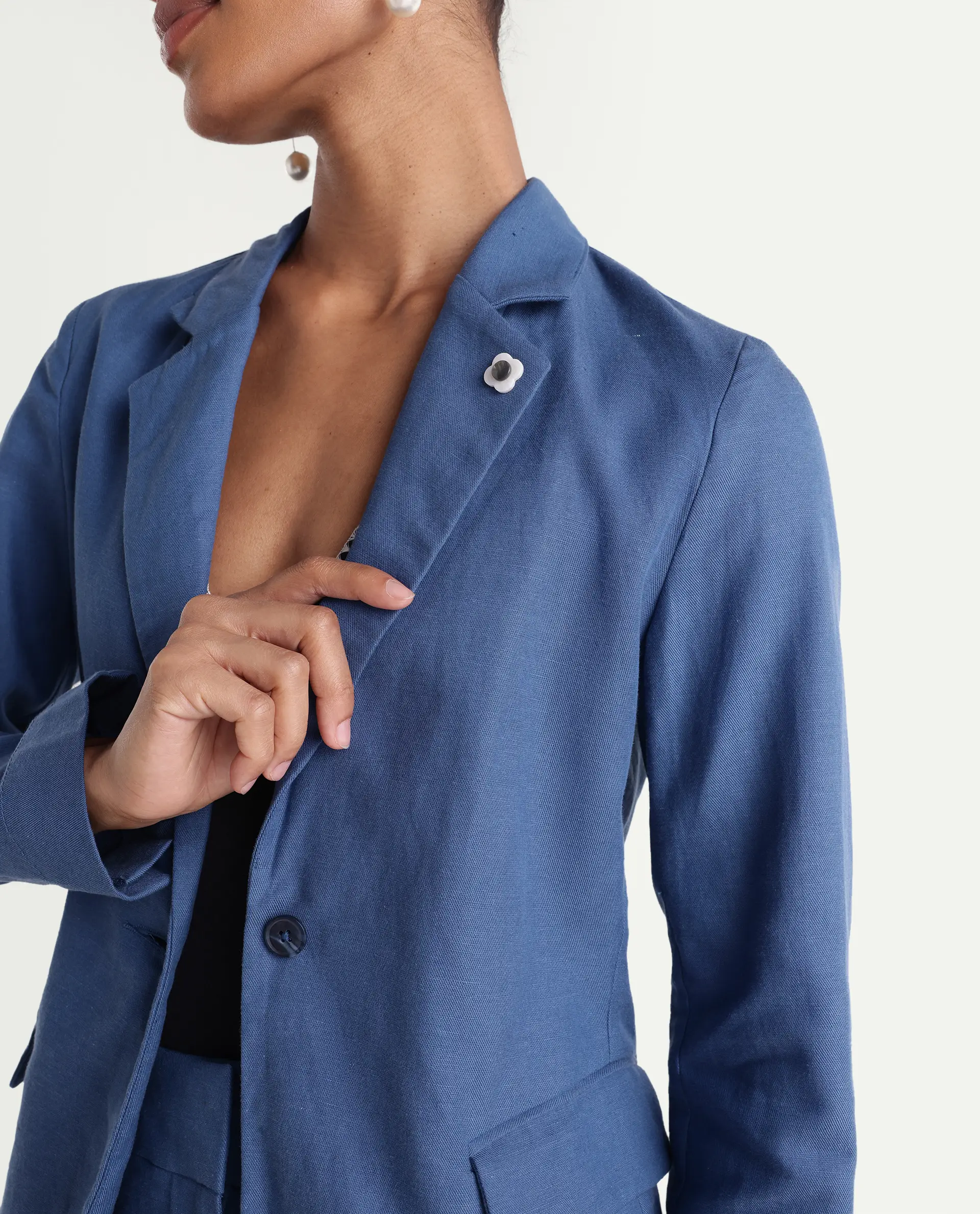 Rareism Women's Linzy-T Blue 100% Linen Full Sleeve Lapel Neck Regular Plain Blazer - Image 3