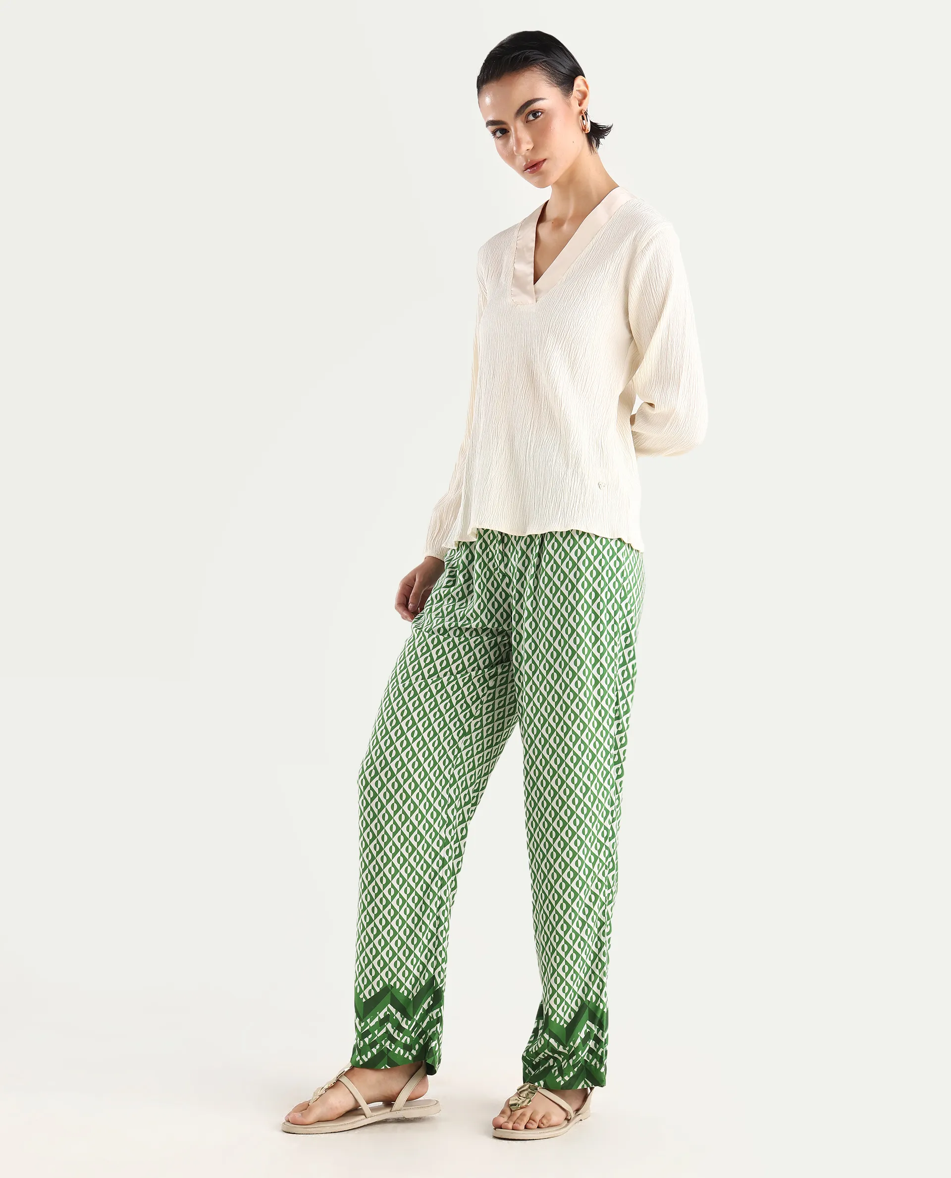 Rareism Women's Livornob Dark Green Viscose Blend Geometric Print Ankle Length Straight Fit Trouser - Image 5