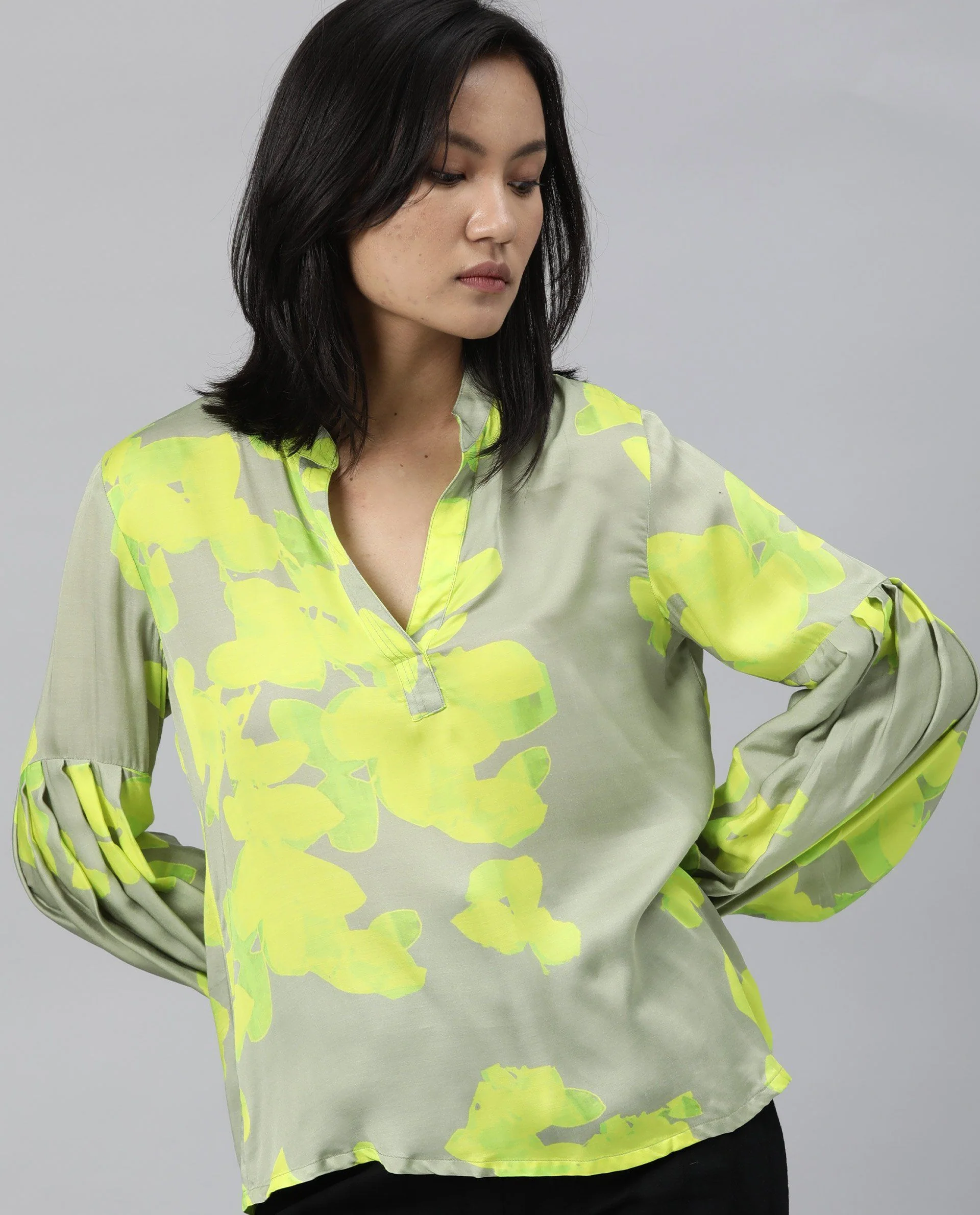 Rareism Women Liza Green Top Full Sleeves Printed
