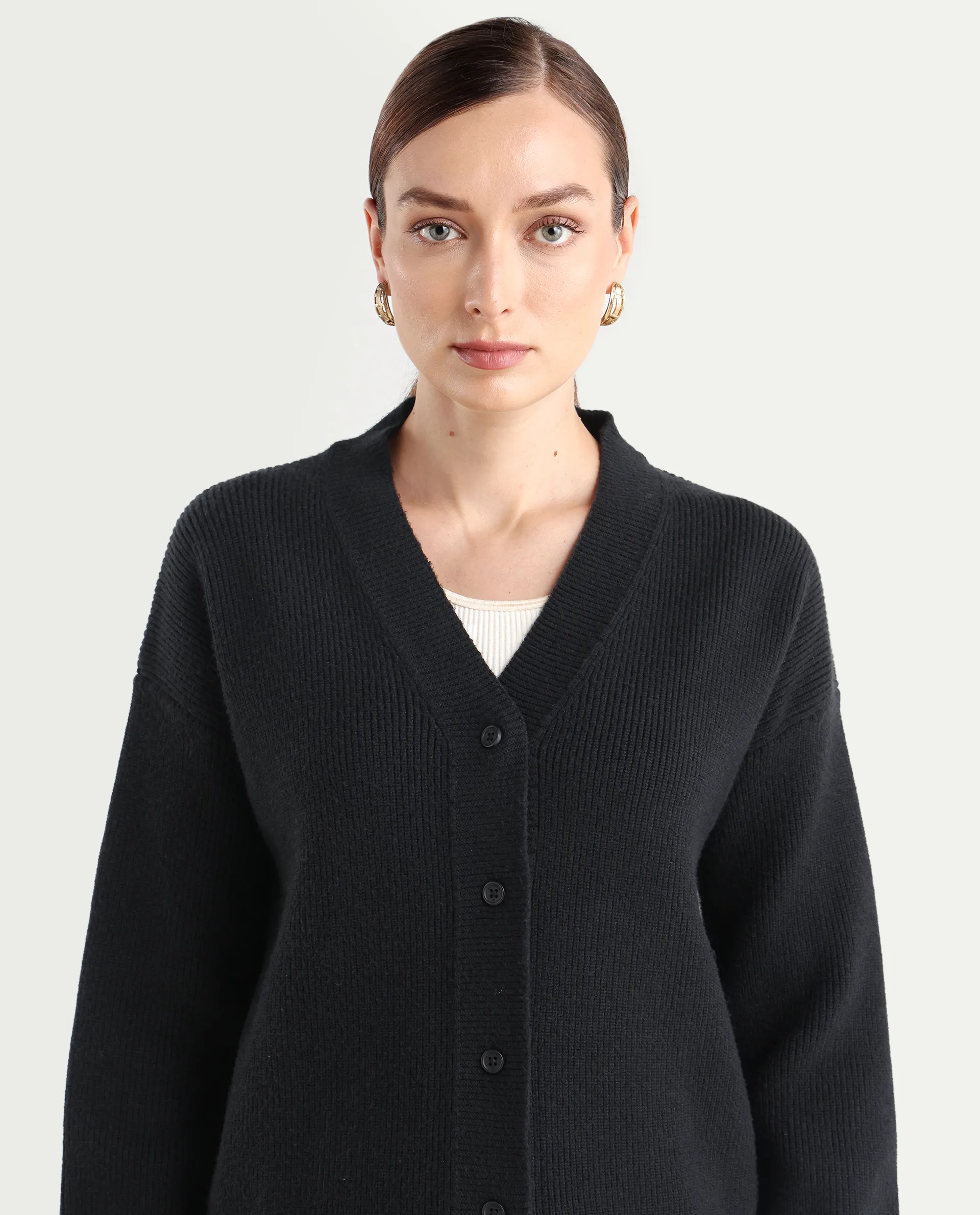 Rareism Women's Lola Black Acrylic V-Neck Regular Fit Plain Cardigan - Image 4