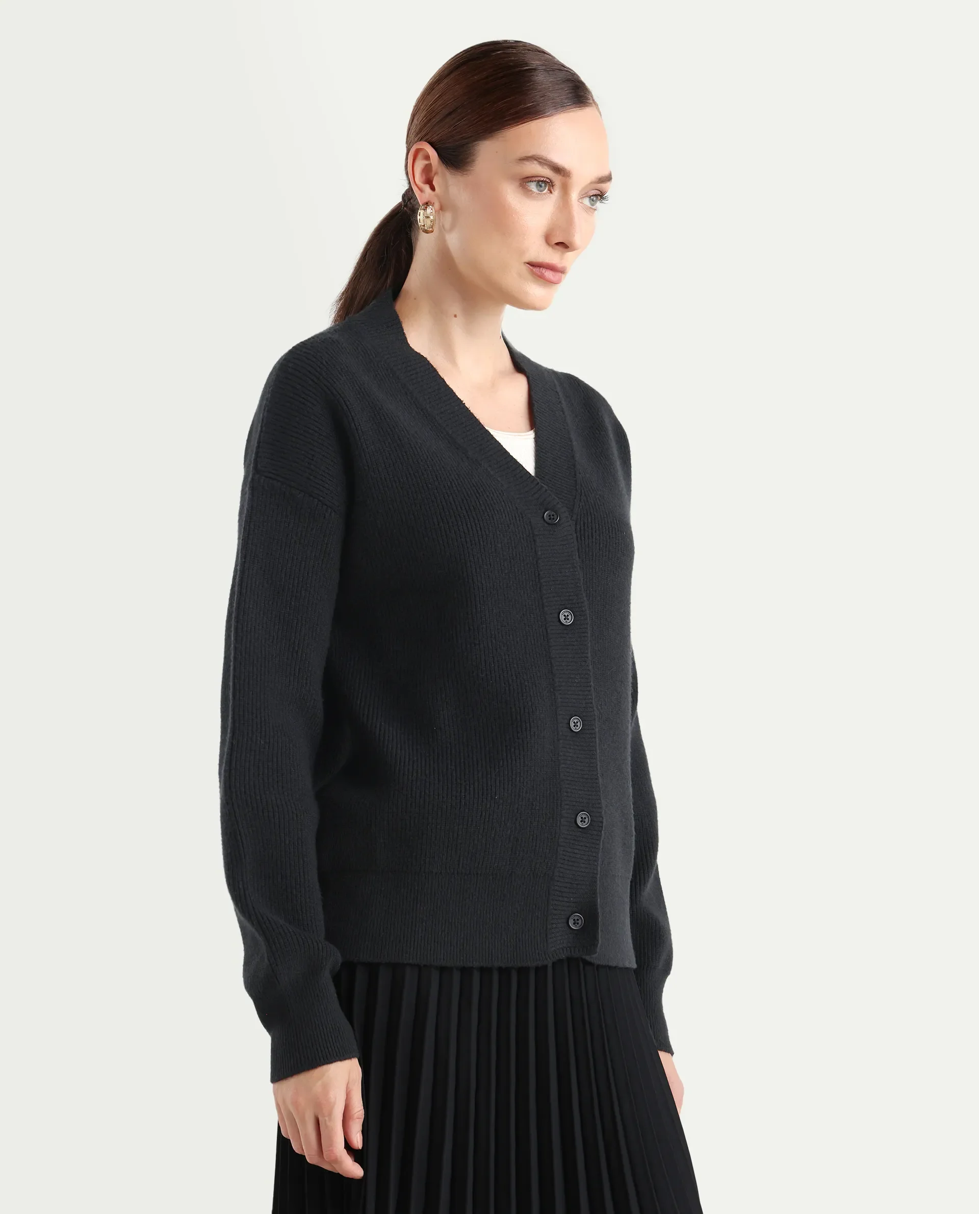 Rareism Women's Lola Black Acrylic V-Neck Regular Fit Plain Cardigan - Image 7