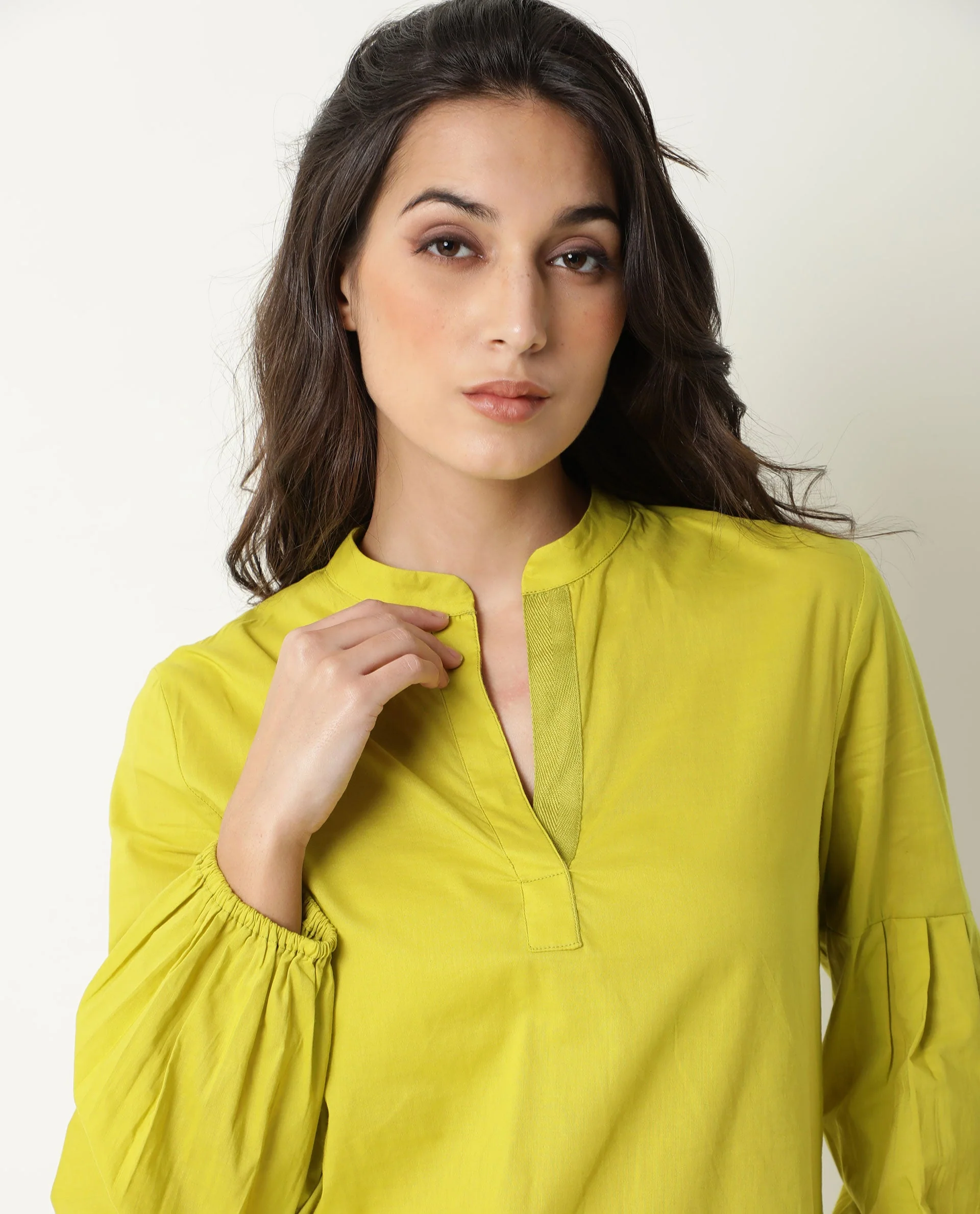 Rareism Women's Loui Green Mandarin Collar Plain Balloon Sleeve Knee Length Regular Fit Top - Image 5