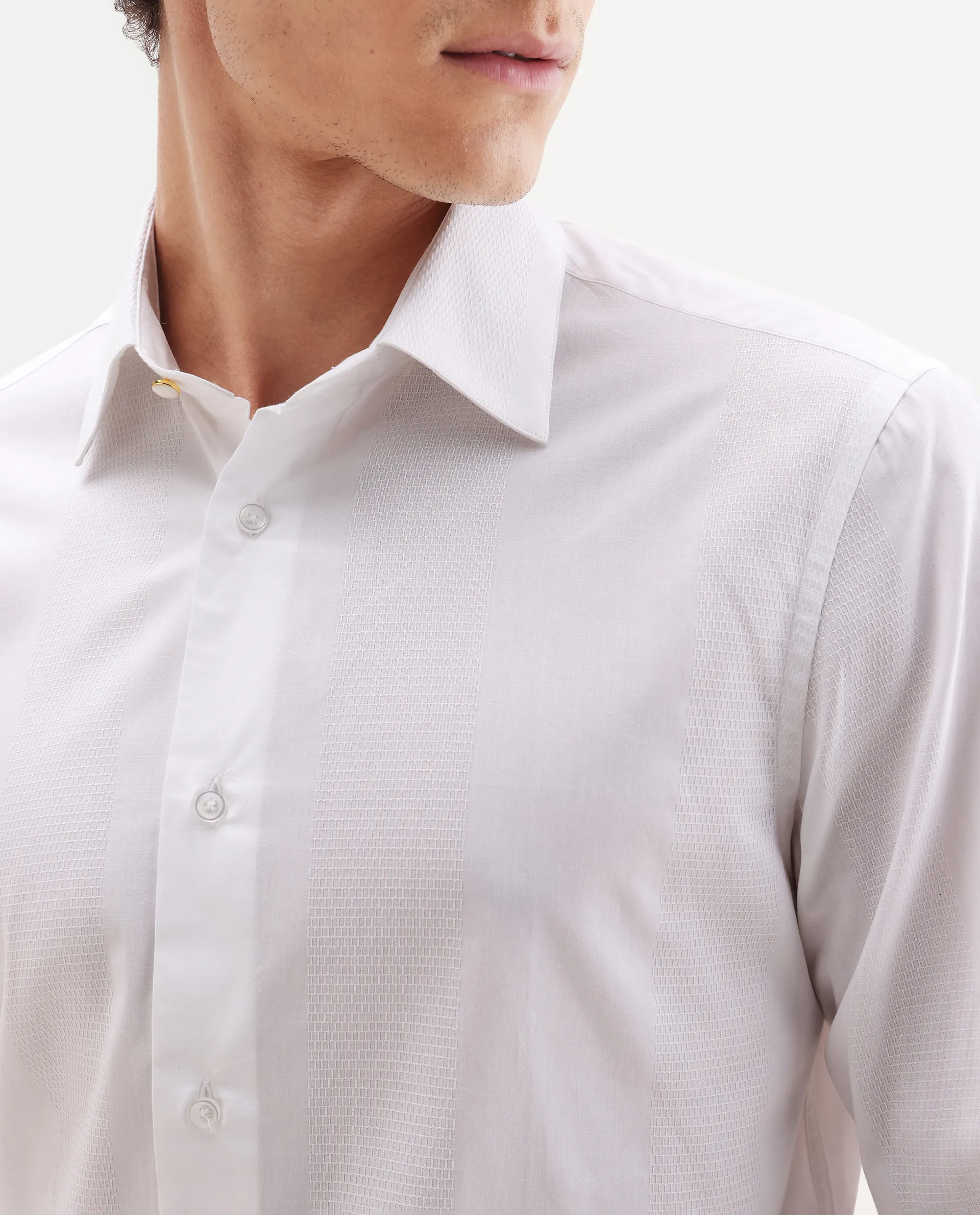 Rare Rabbit Men's Lurtz-25 White Cotton Spread Collar Regular Fit Jacquard Shirt - Image 3