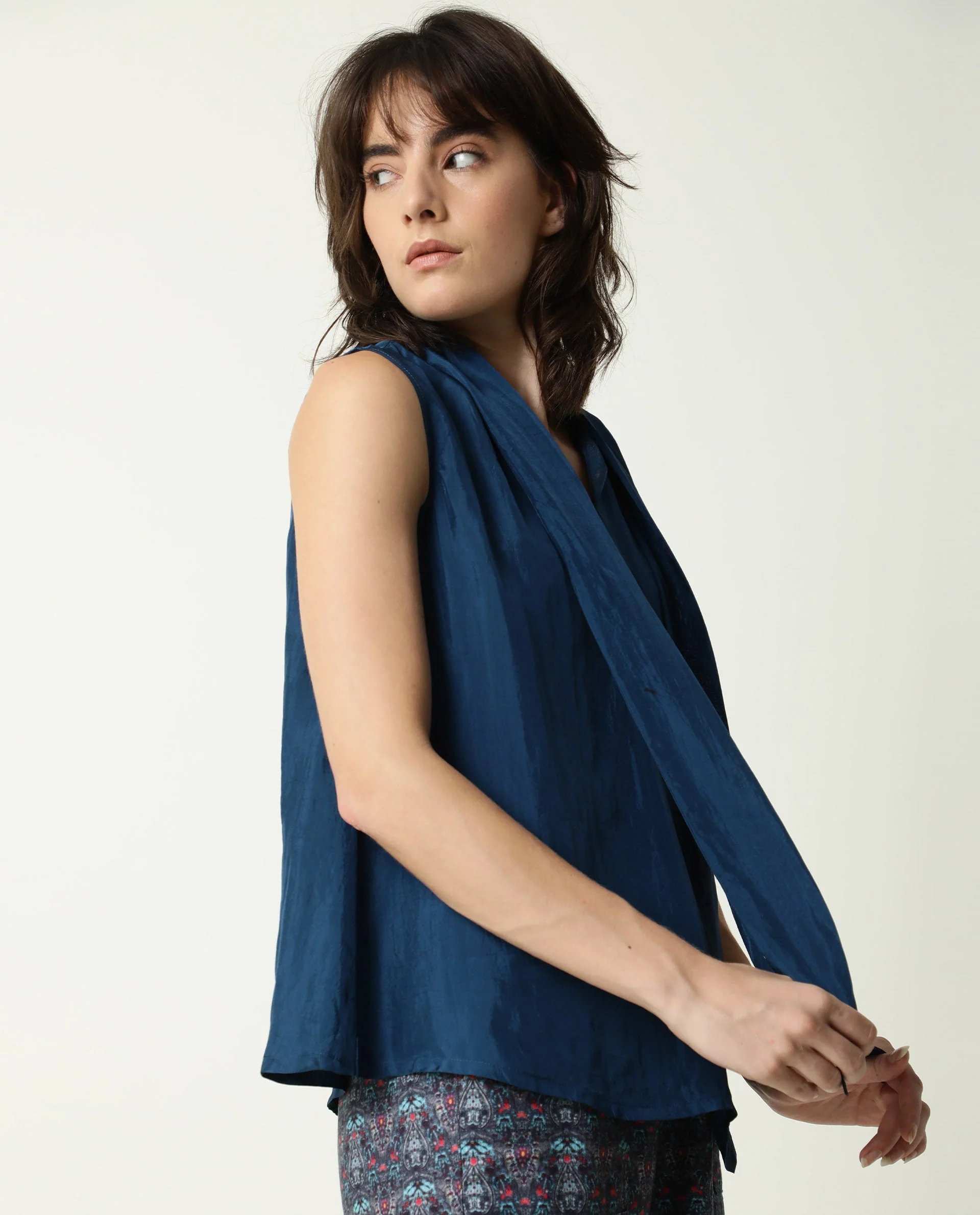 Rareism Women's Mac Viscose Petrol Tie-Up Neck Plain Sleeveless Regular Fit Top - Image 11