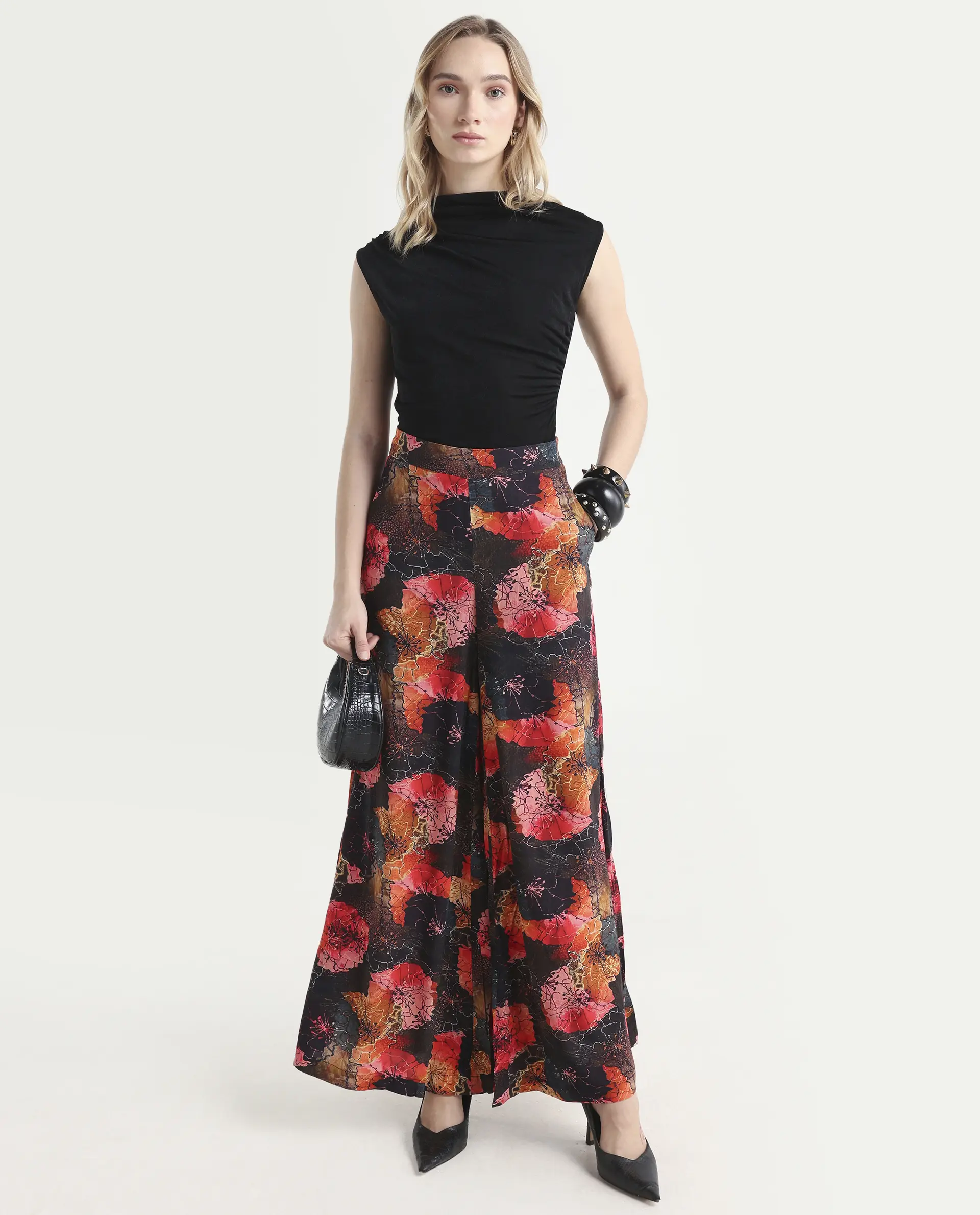 Rareism Women's Makia Multi Viscose Blend Floral Print Ankle Length Flared Trouser - Image 3