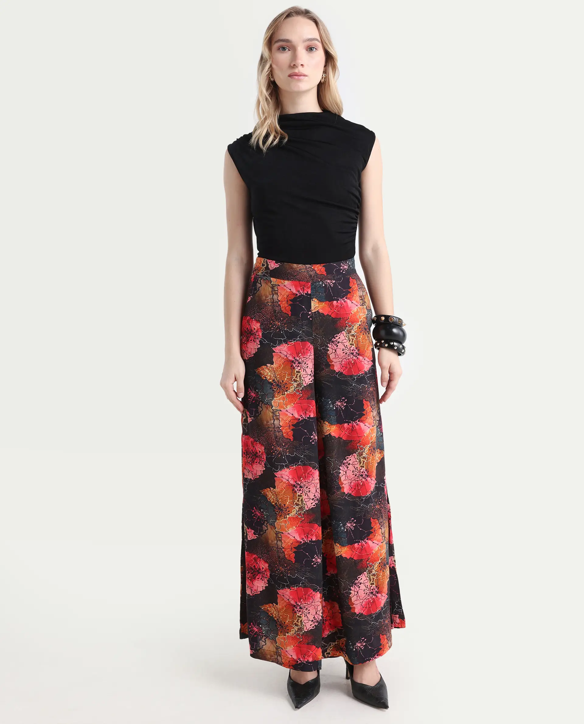 Rareism Women's Makia Multi Viscose Blend Floral Print Ankle Length Flared Trouser - Image 6