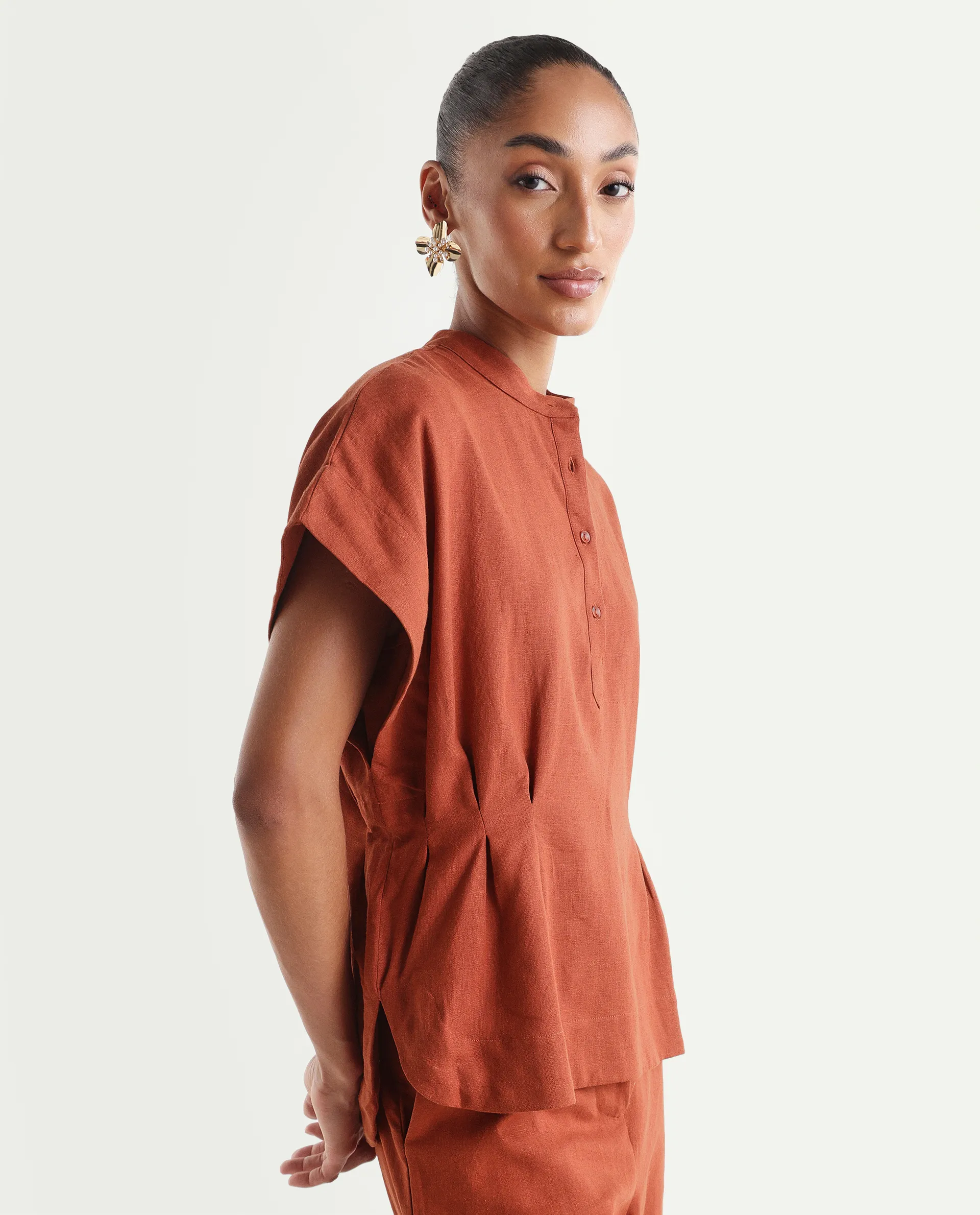Rareism Women's Mappy-T Rust Linen Half Sleeve Mandarin Collar Relaxed Top - Image 5