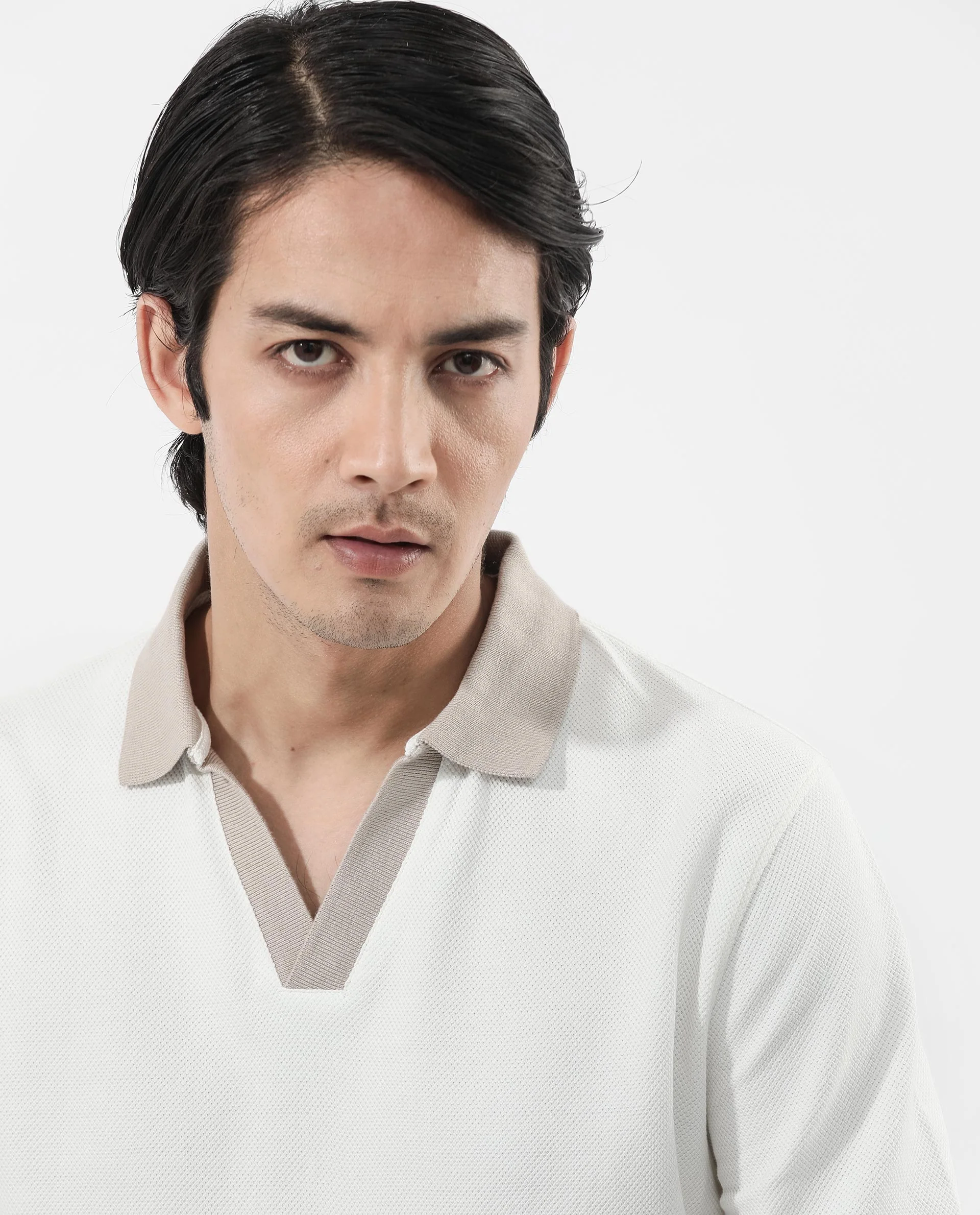 Rare Rabbit Men's Marcelo Off White Cotton Blend Plain Regular Fit Half Sleeve Polo - Image 5